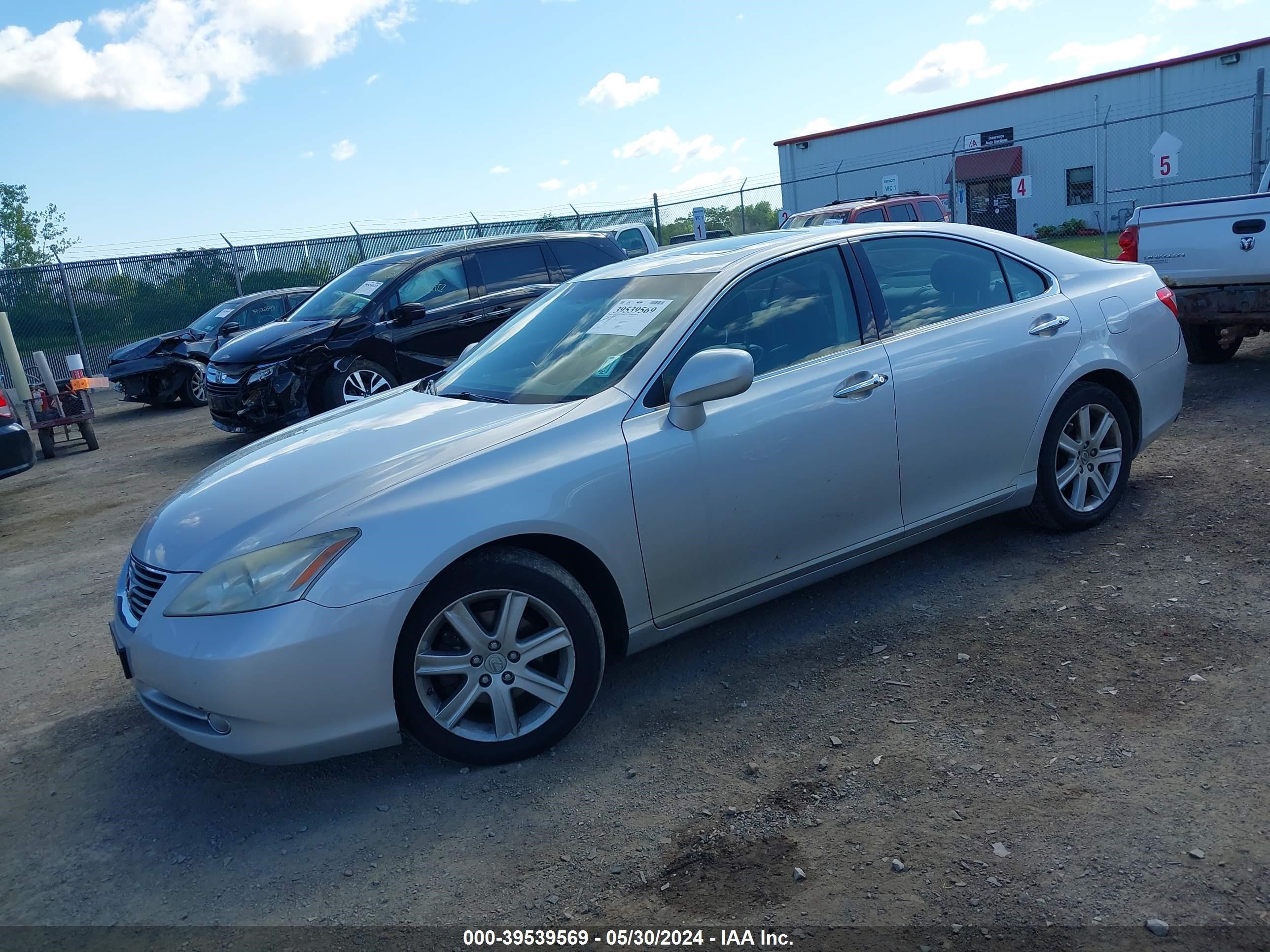 Photo 1 VIN: JTHBJ46G572043991 - LEXUS ES 