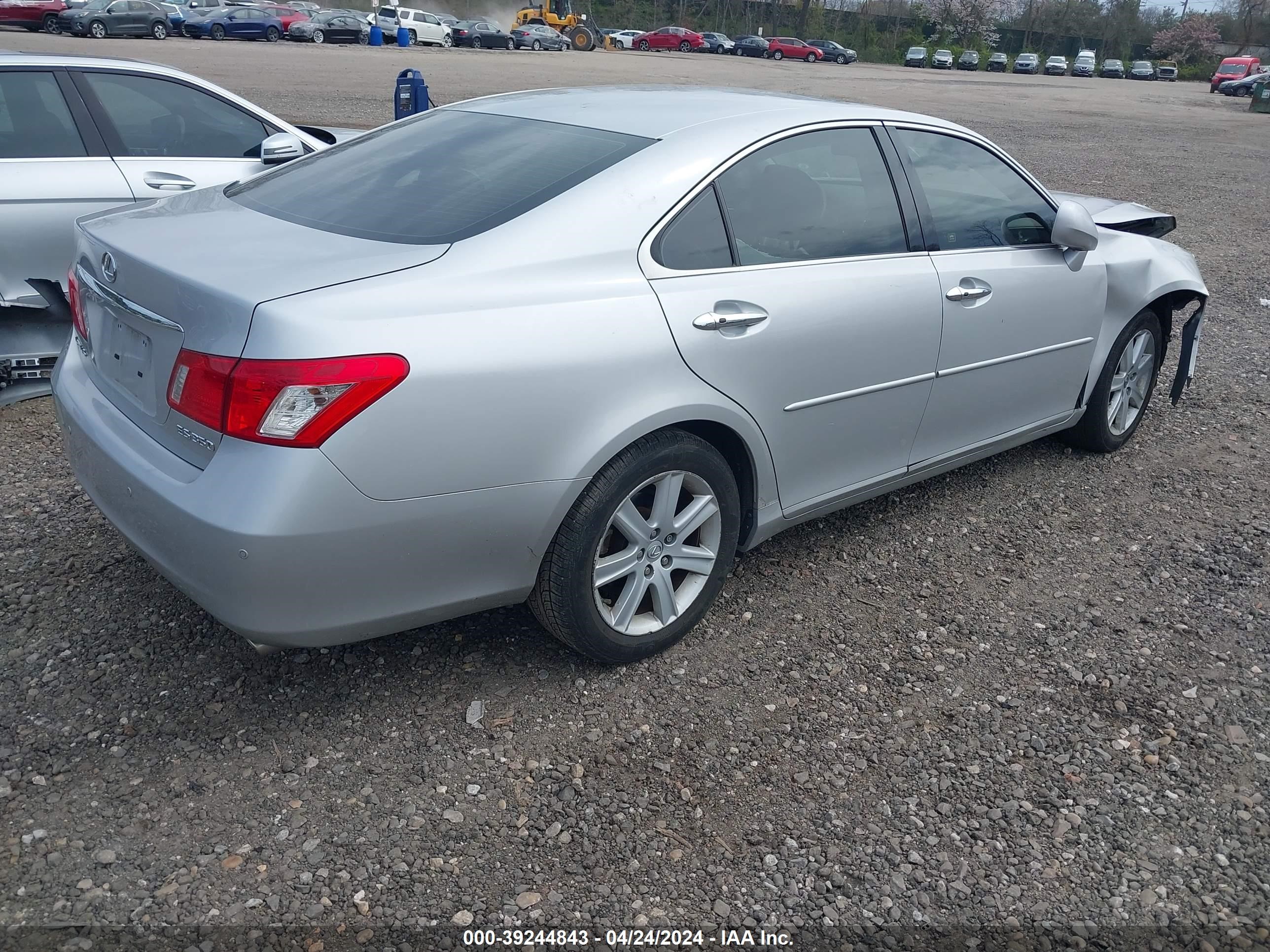 Photo 3 VIN: JTHBJ46G572052819 - LEXUS ES 