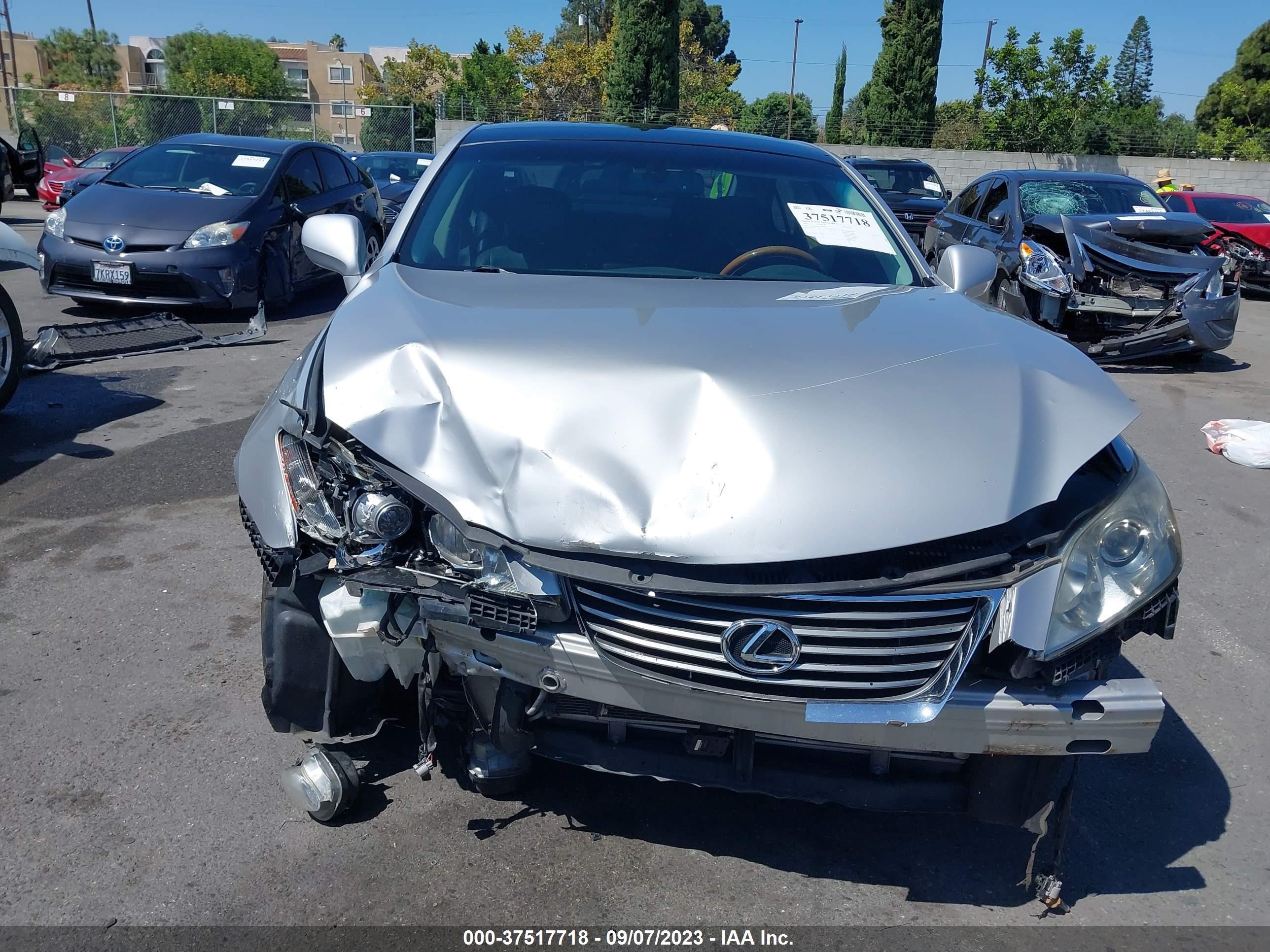 Photo 11 VIN: JTHBJ46G572064971 - LEXUS ES 