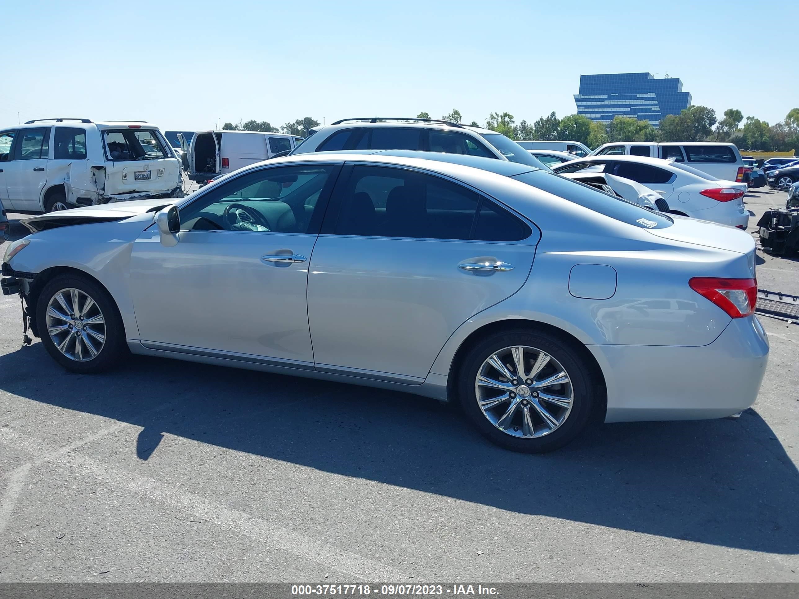 Photo 13 VIN: JTHBJ46G572064971 - LEXUS ES 