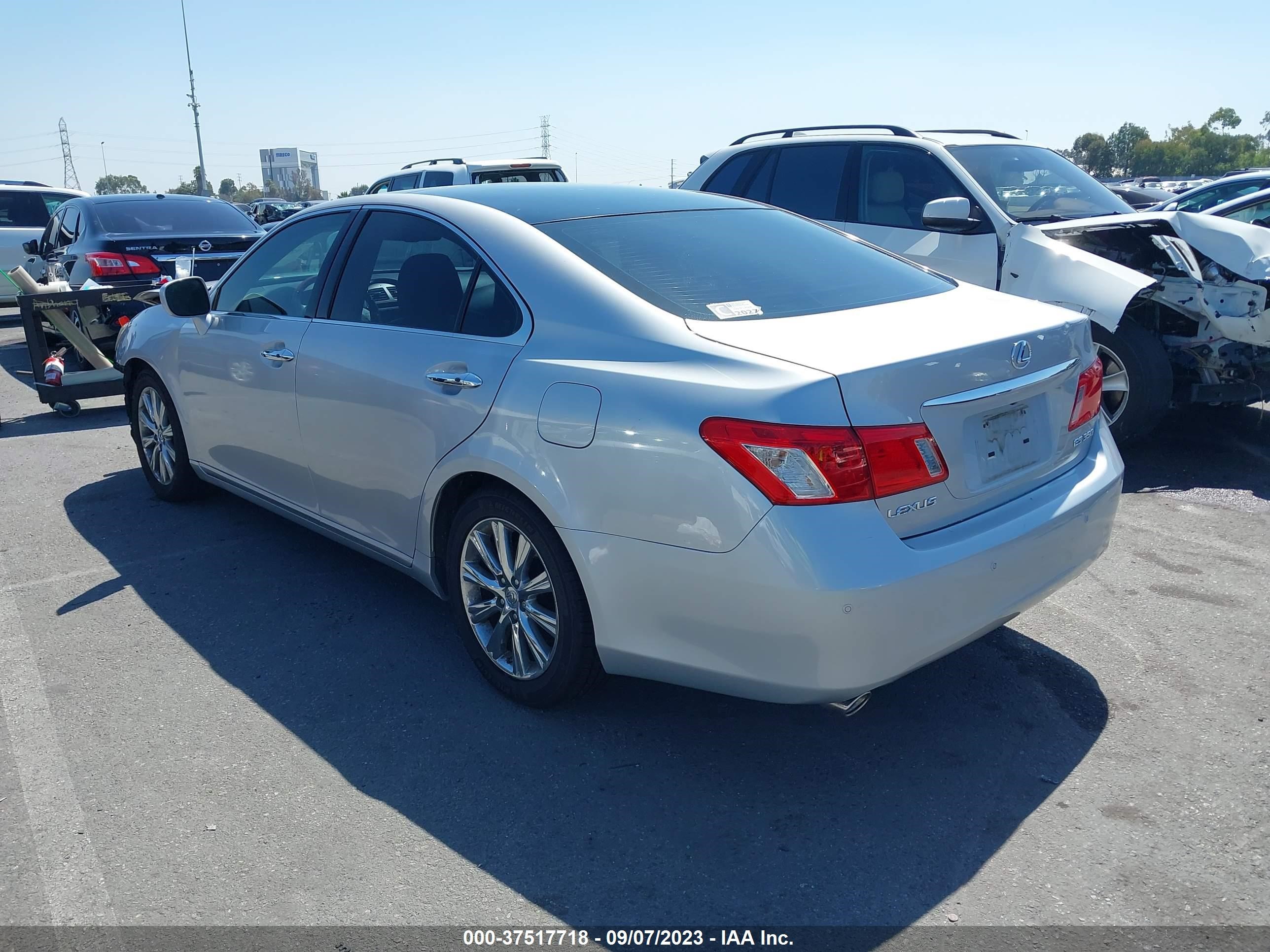 Photo 2 VIN: JTHBJ46G572064971 - LEXUS ES 