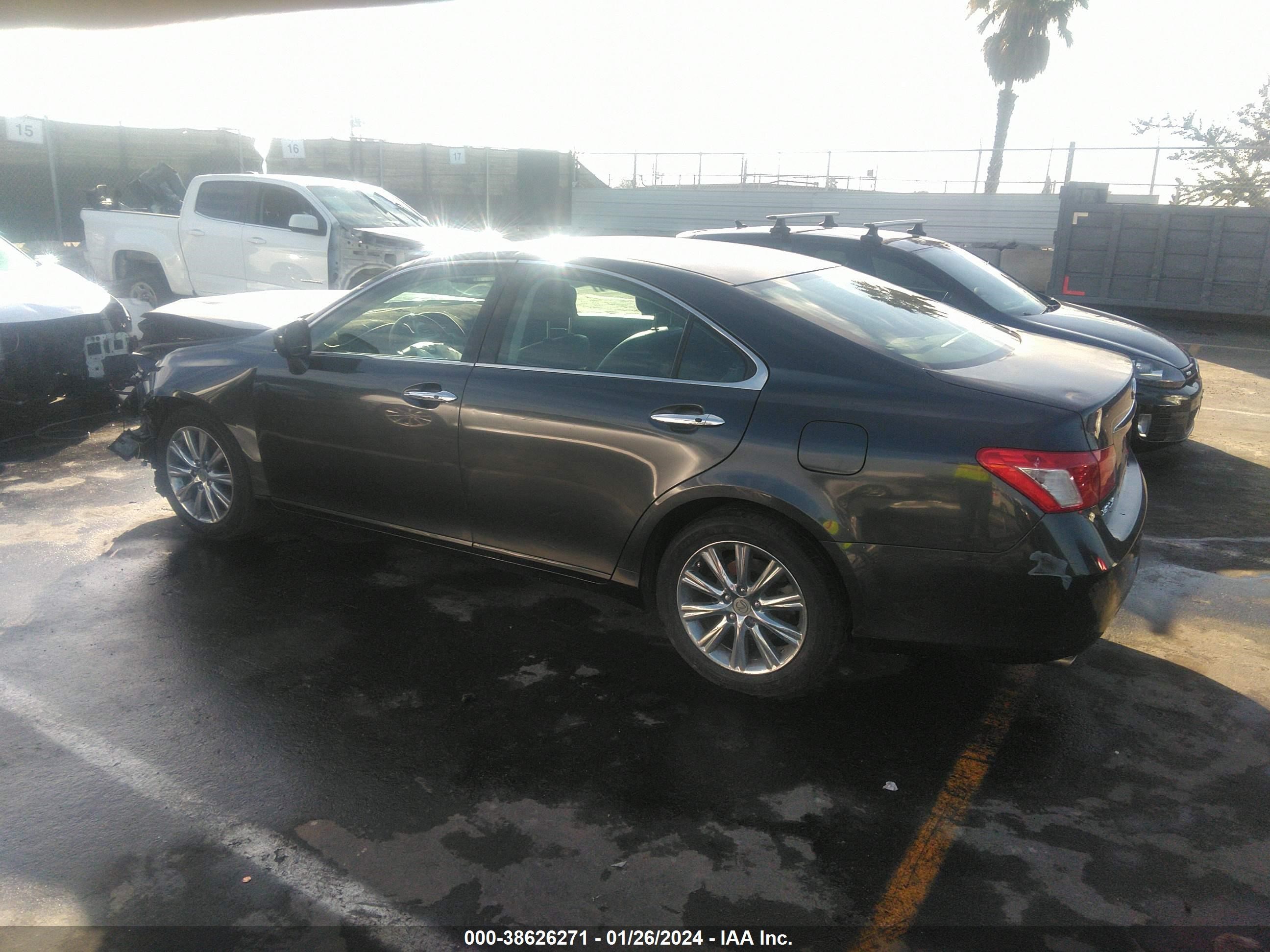 Photo 2 VIN: JTHBJ46G572079096 - LEXUS ES 