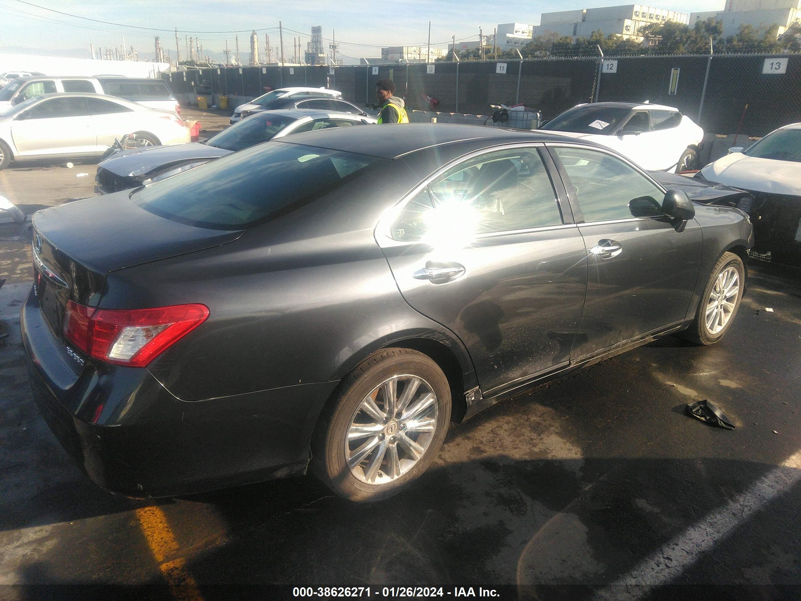 Photo 3 VIN: JTHBJ46G572079096 - LEXUS ES 