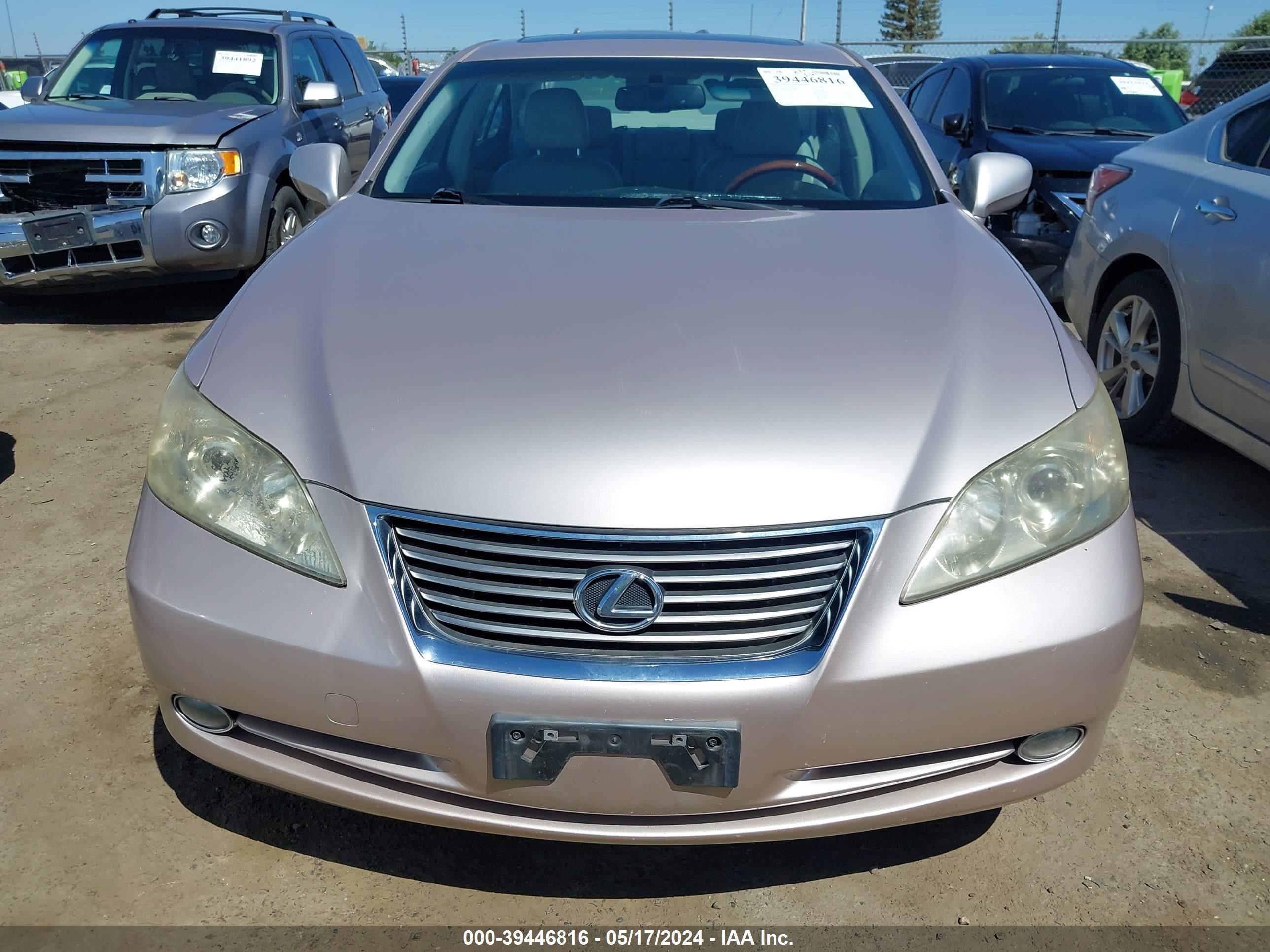 Photo 11 VIN: JTHBJ46G572124005 - LEXUS ES 