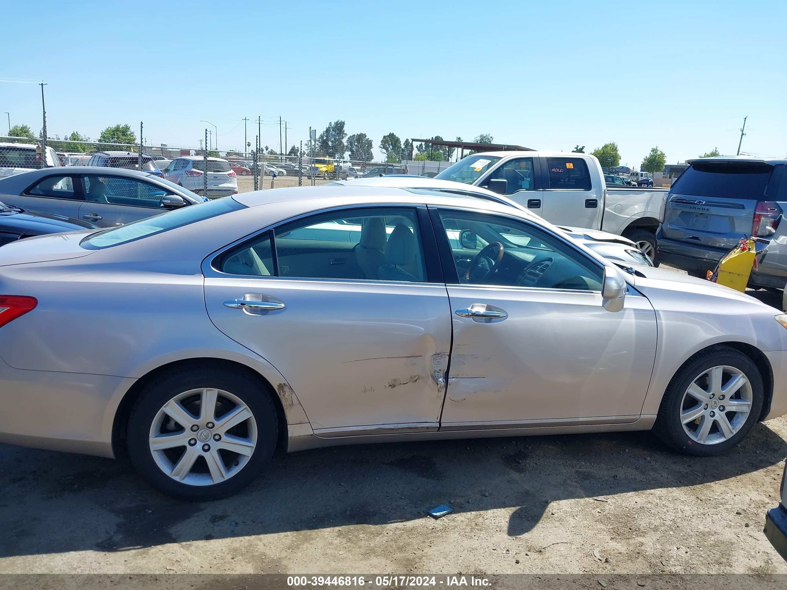 Photo 12 VIN: JTHBJ46G572124005 - LEXUS ES 