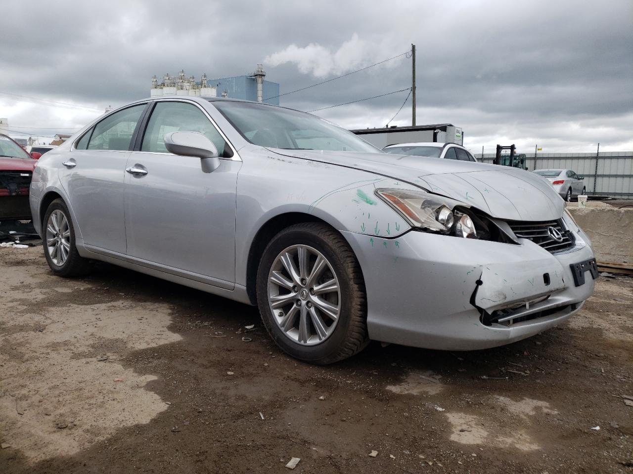 Photo 4 VIN: JTHBJ46G582155580 - LEXUS ES 