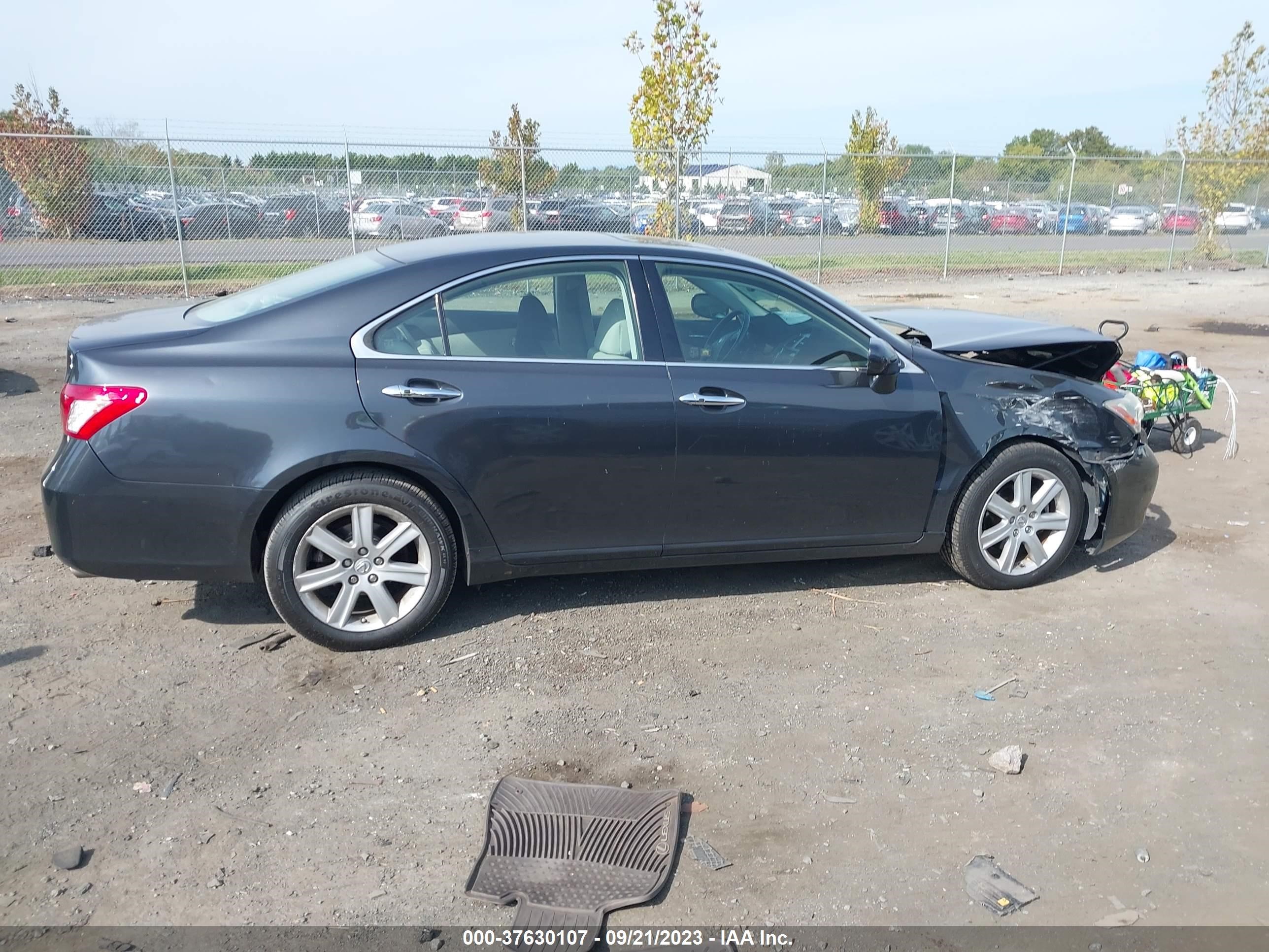 Photo 12 VIN: JTHBJ46G582196663 - LEXUS ES 