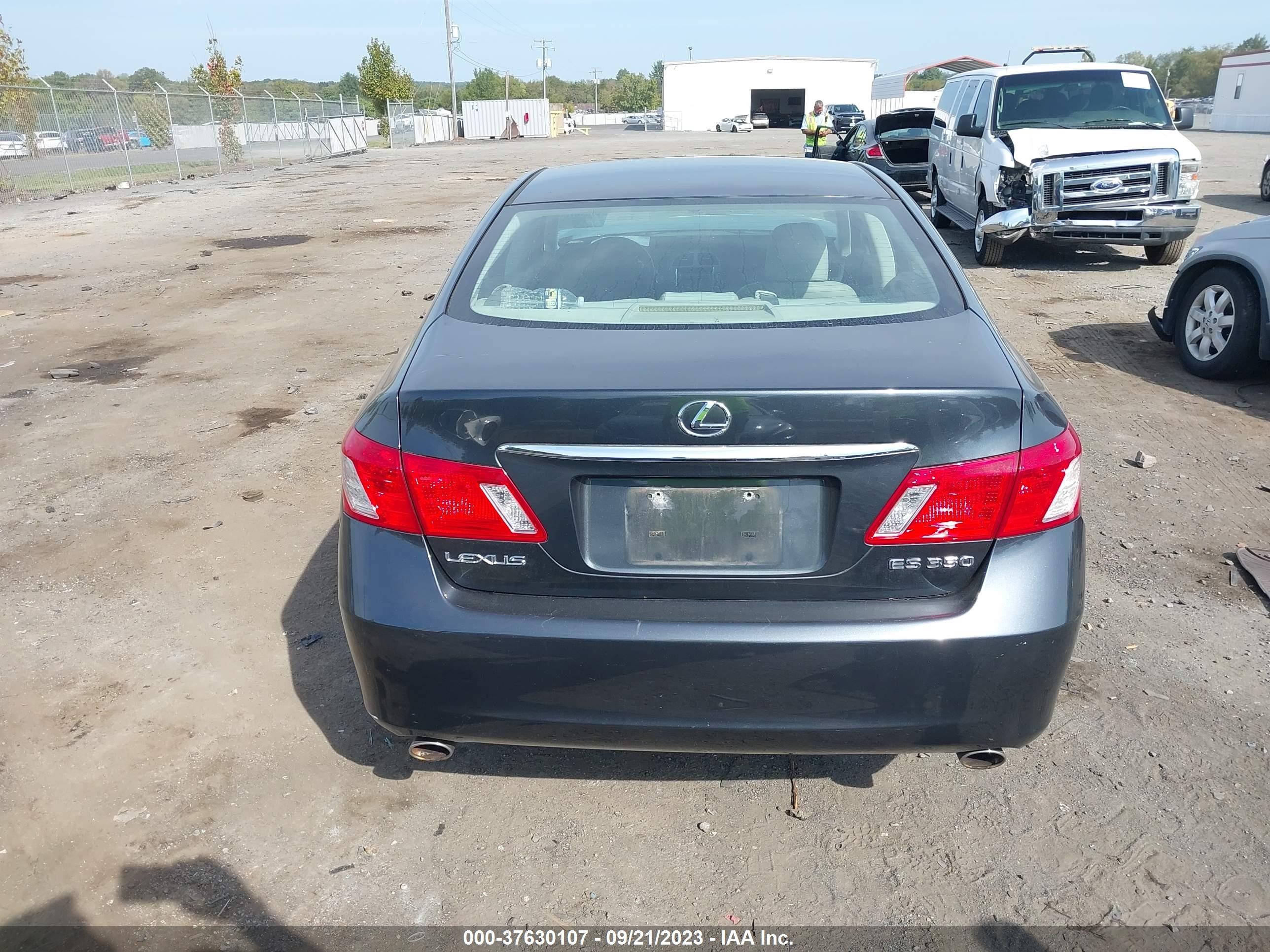 Photo 15 VIN: JTHBJ46G582196663 - LEXUS ES 