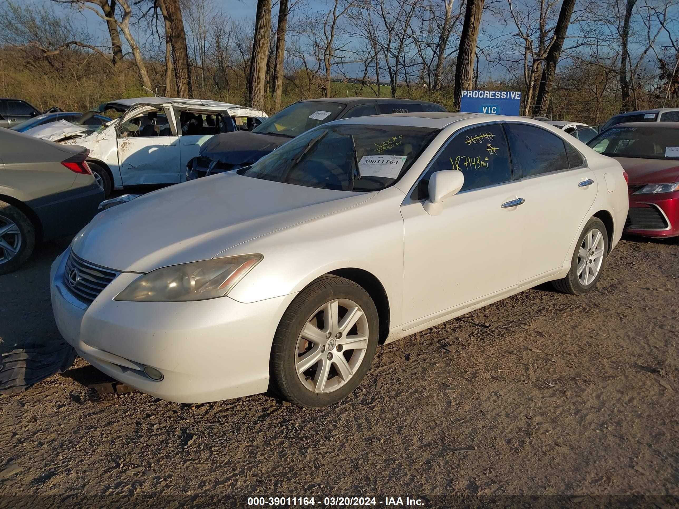 Photo 1 VIN: JTHBJ46G582268140 - LEXUS ES 