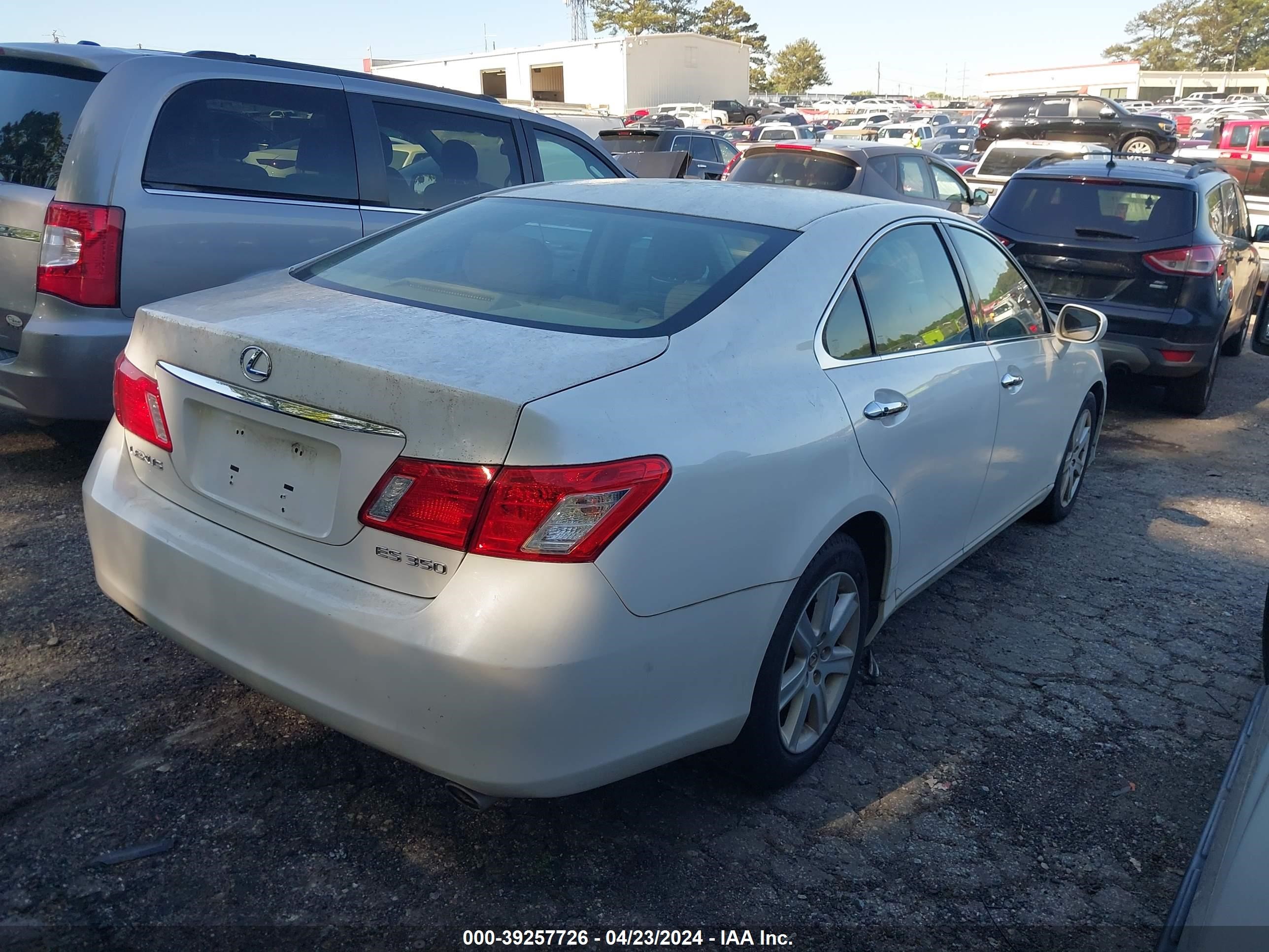 Photo 3 VIN: JTHBJ46G582271006 - LEXUS ES 