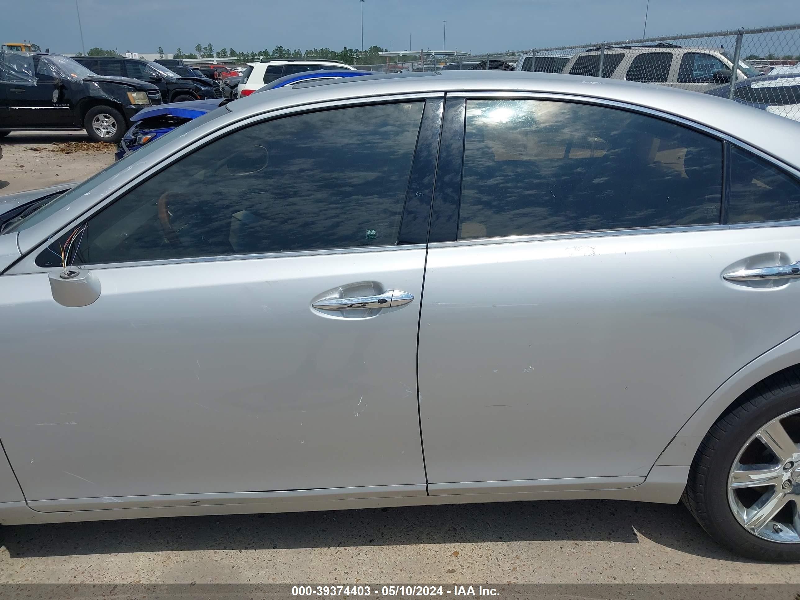 Photo 13 VIN: JTHBJ46G592330606 - LEXUS ES 