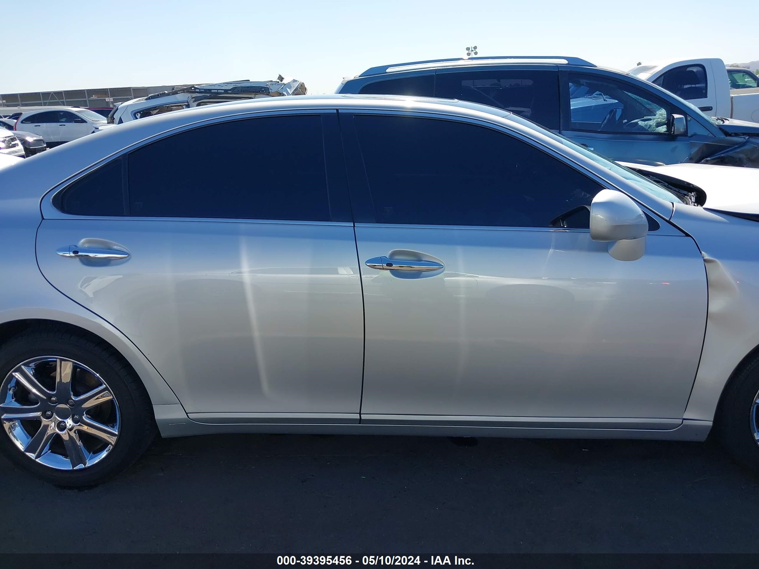 Photo 11 VIN: JTHBJ46G672029100 - LEXUS ES 