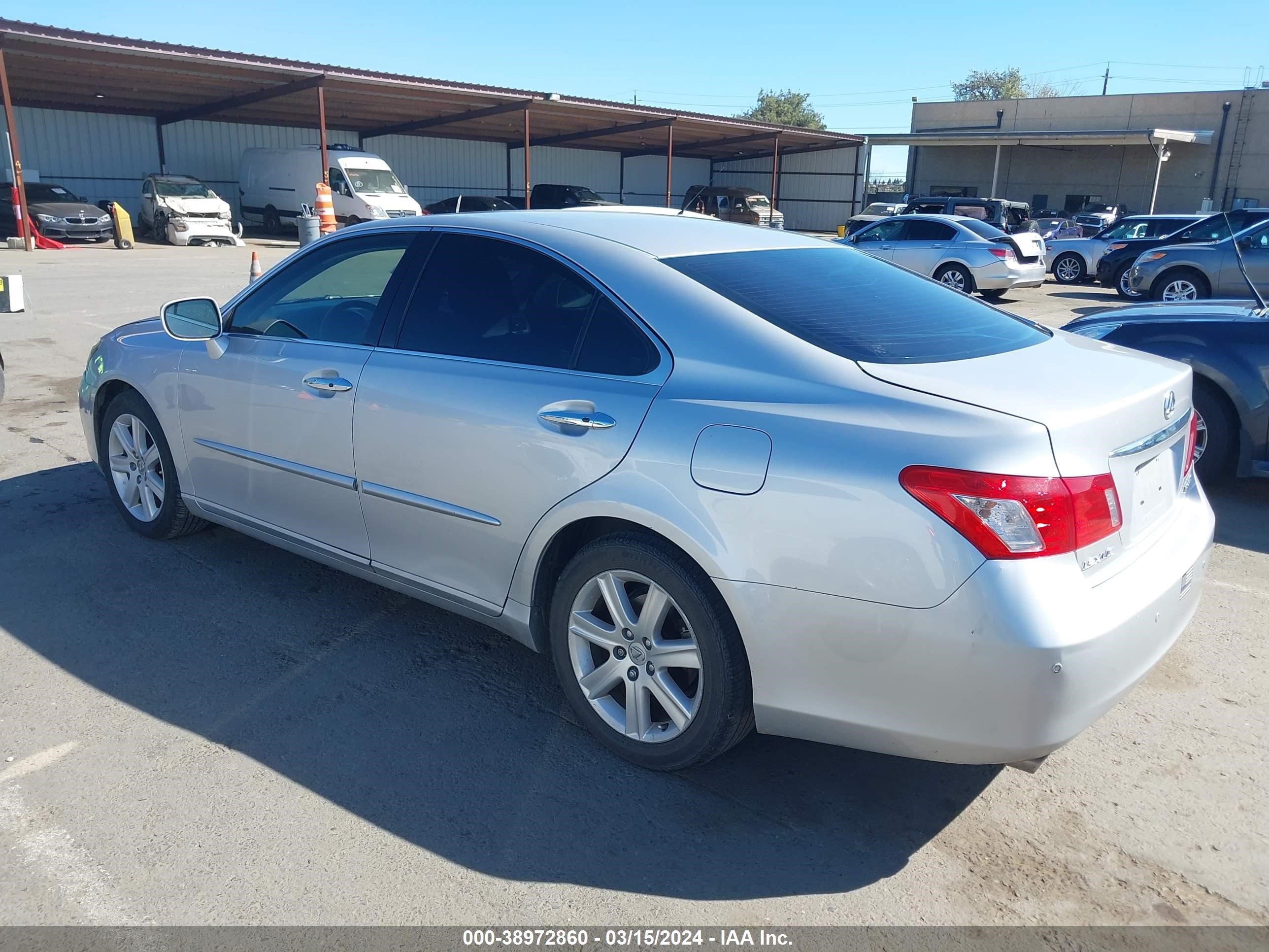 Photo 2 VIN: JTHBJ46G672047371 - LEXUS ES 