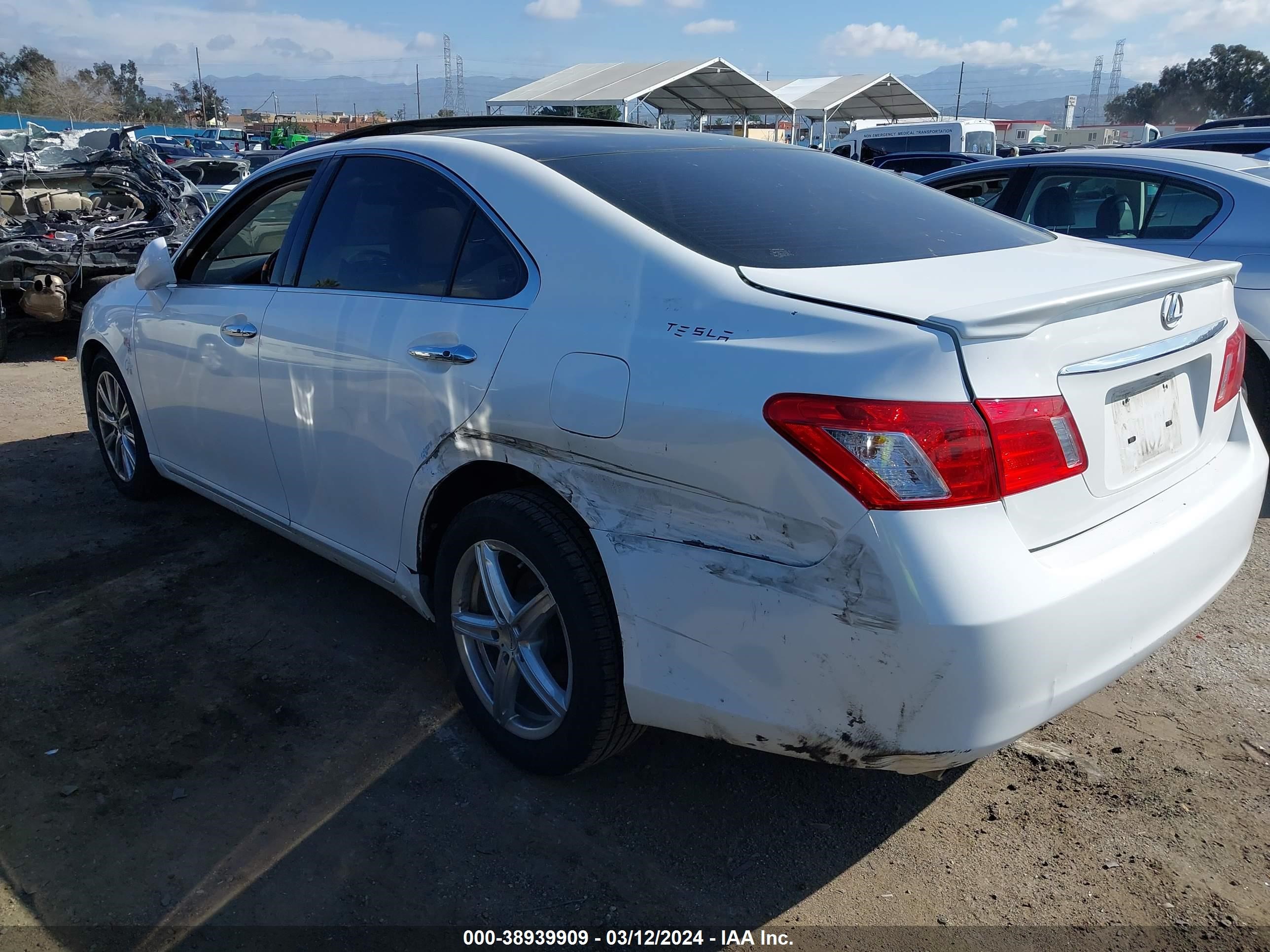 Photo 2 VIN: JTHBJ46G672138530 - LEXUS ES 