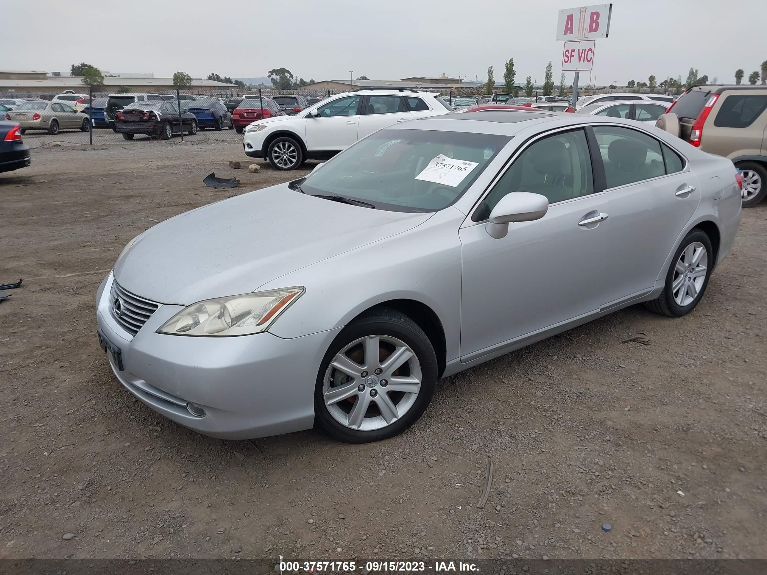 Photo 1 VIN: JTHBJ46G682175126 - LEXUS ES 