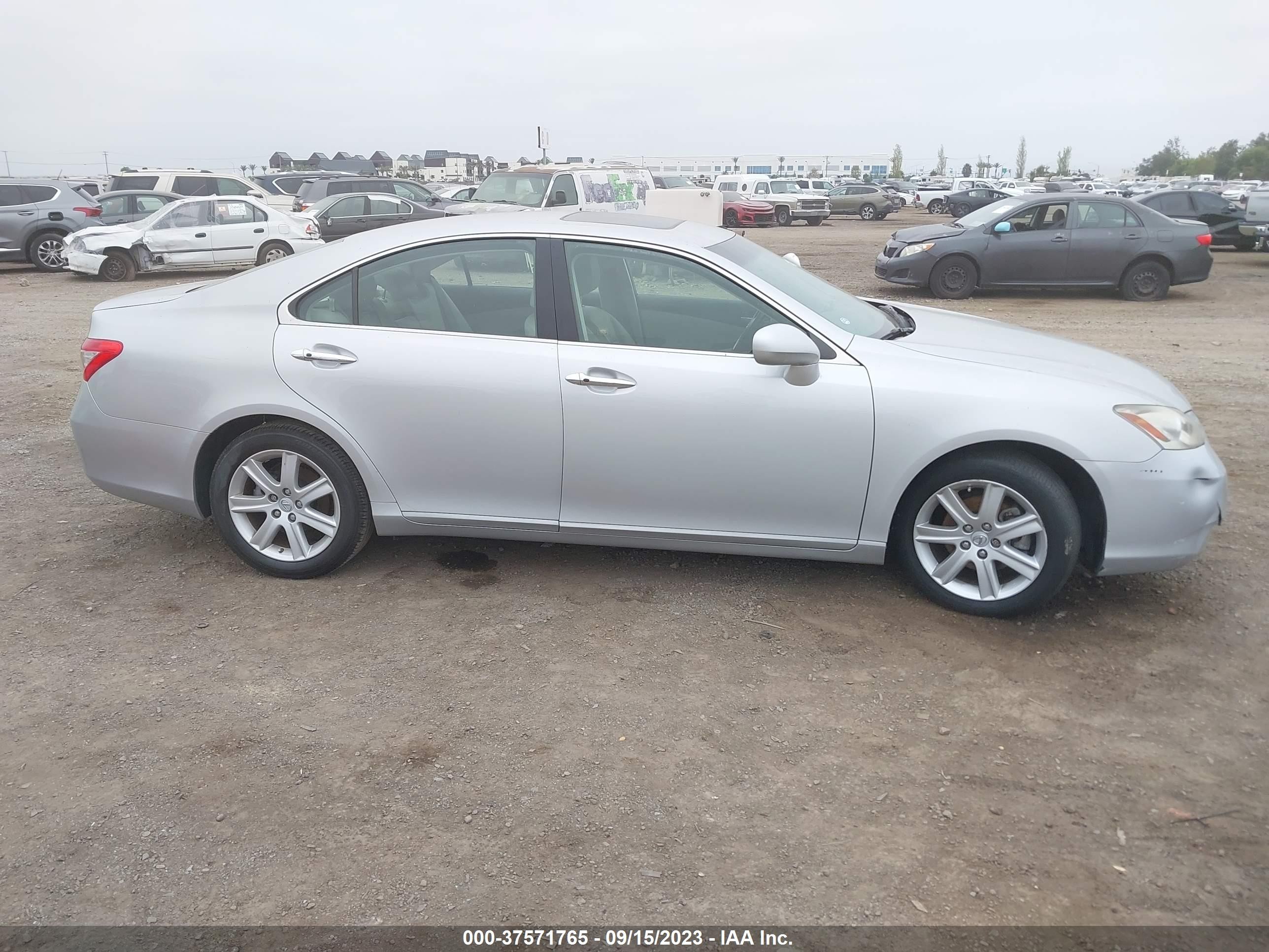 Photo 11 VIN: JTHBJ46G682175126 - LEXUS ES 