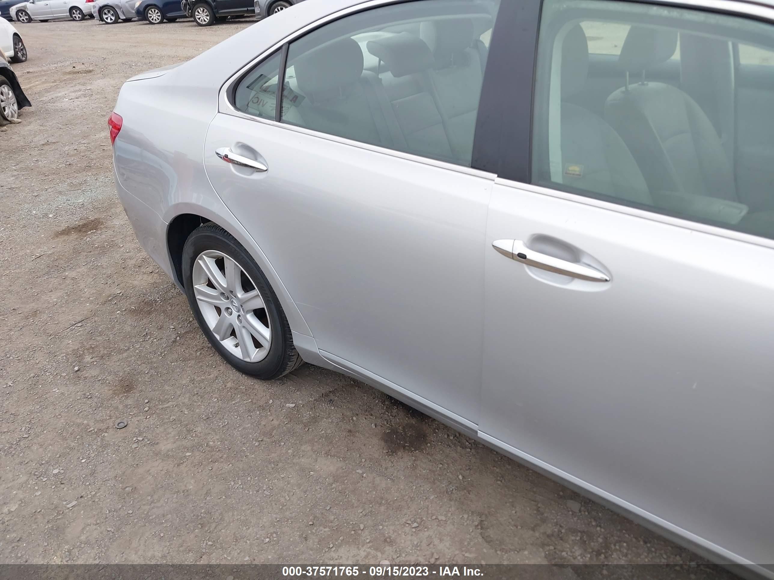 Photo 5 VIN: JTHBJ46G682175126 - LEXUS ES 