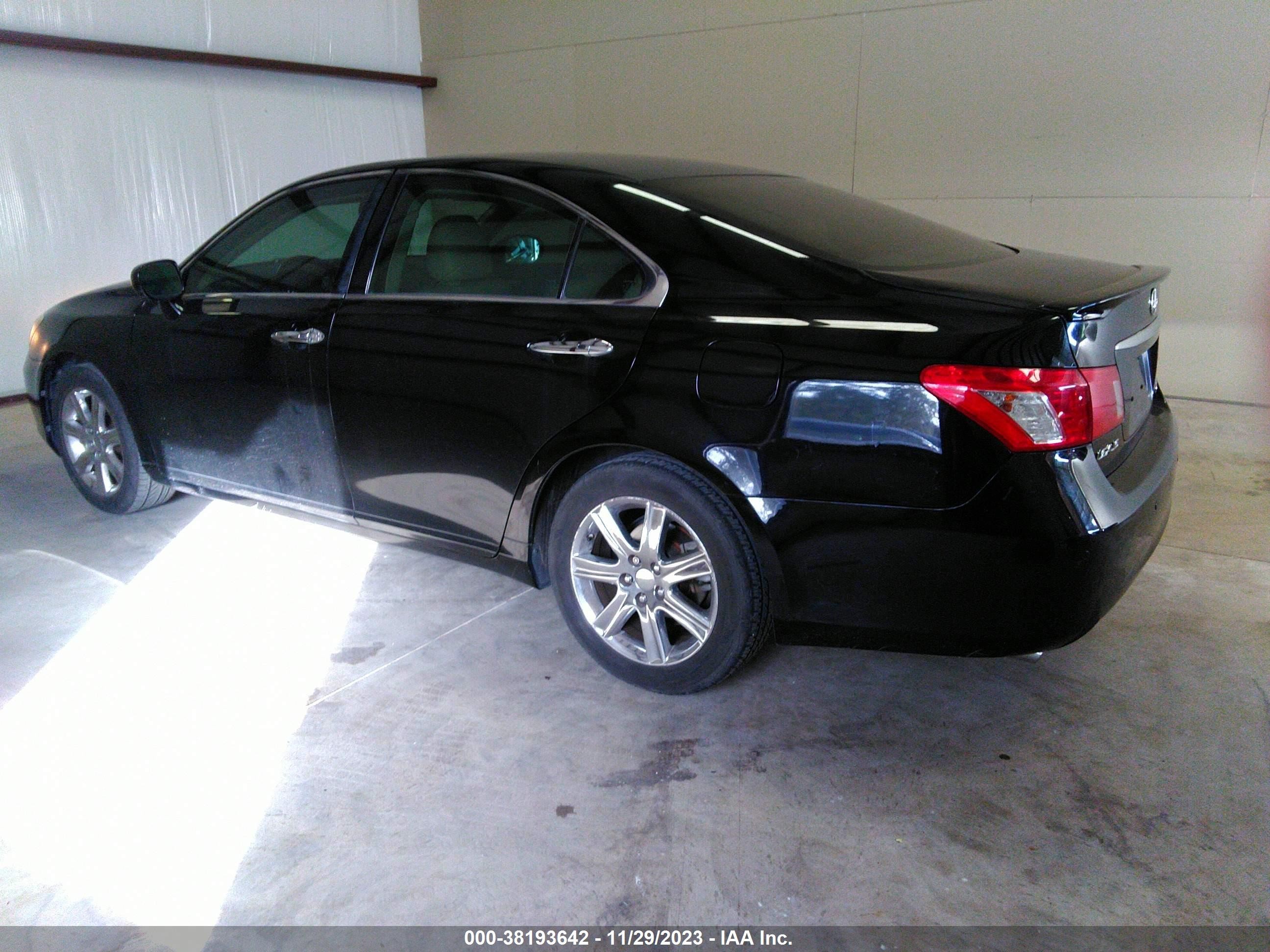 Photo 2 VIN: JTHBJ46G682211073 - LEXUS ES 