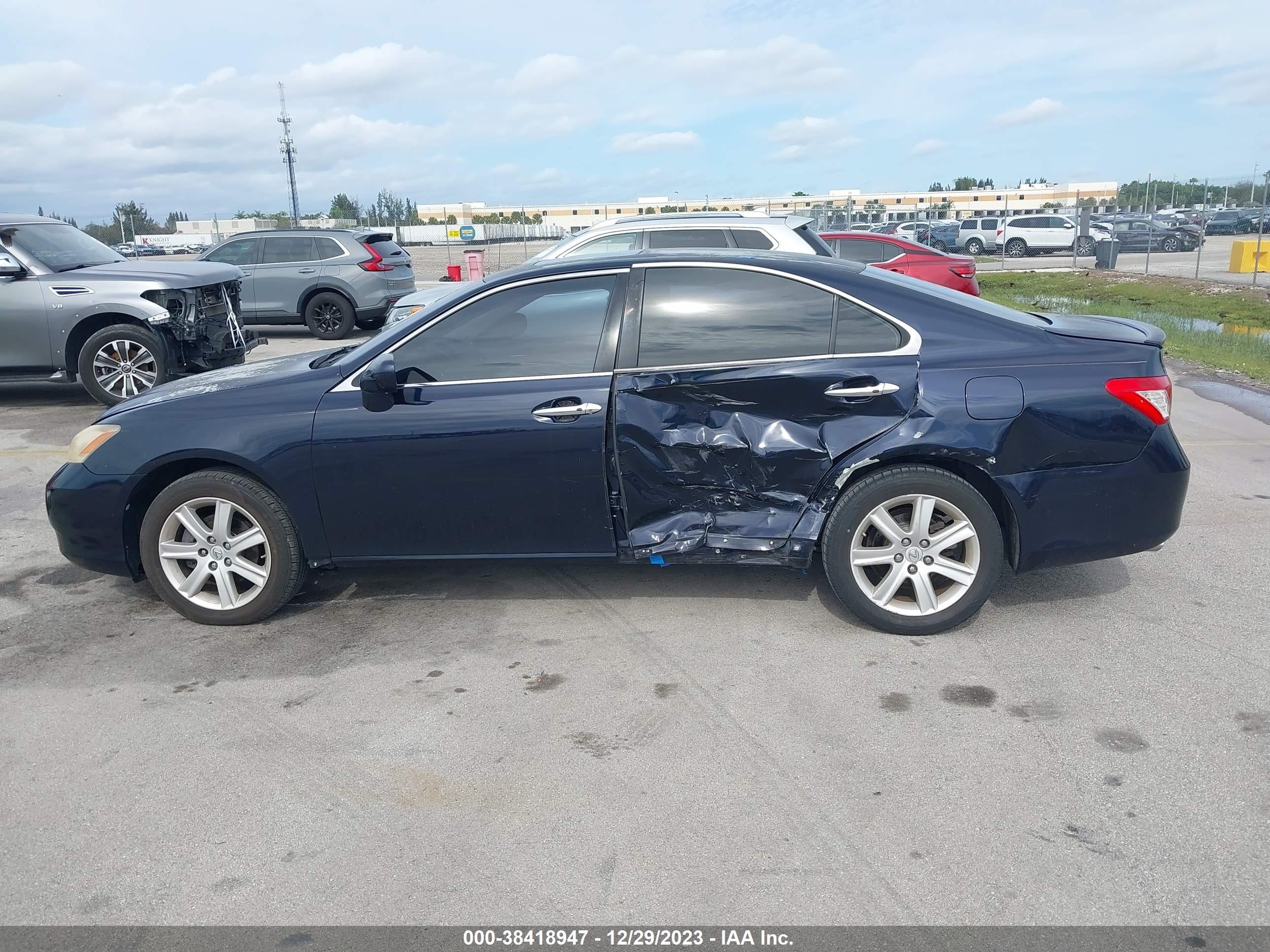 Photo 13 VIN: JTHBJ46G692312213 - LEXUS ES 