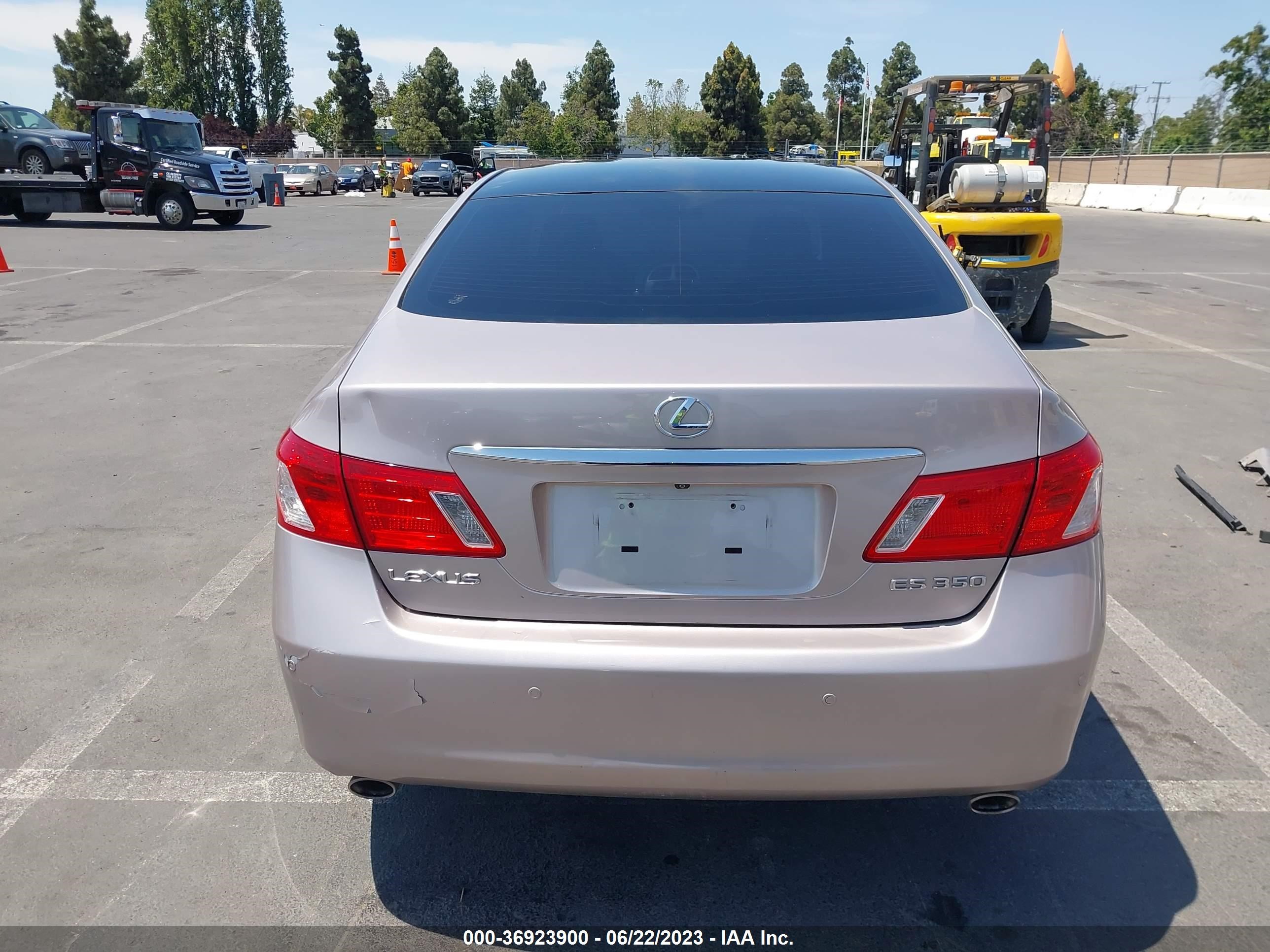 Photo 16 VIN: JTHBJ46G772027596 - LEXUS ES 