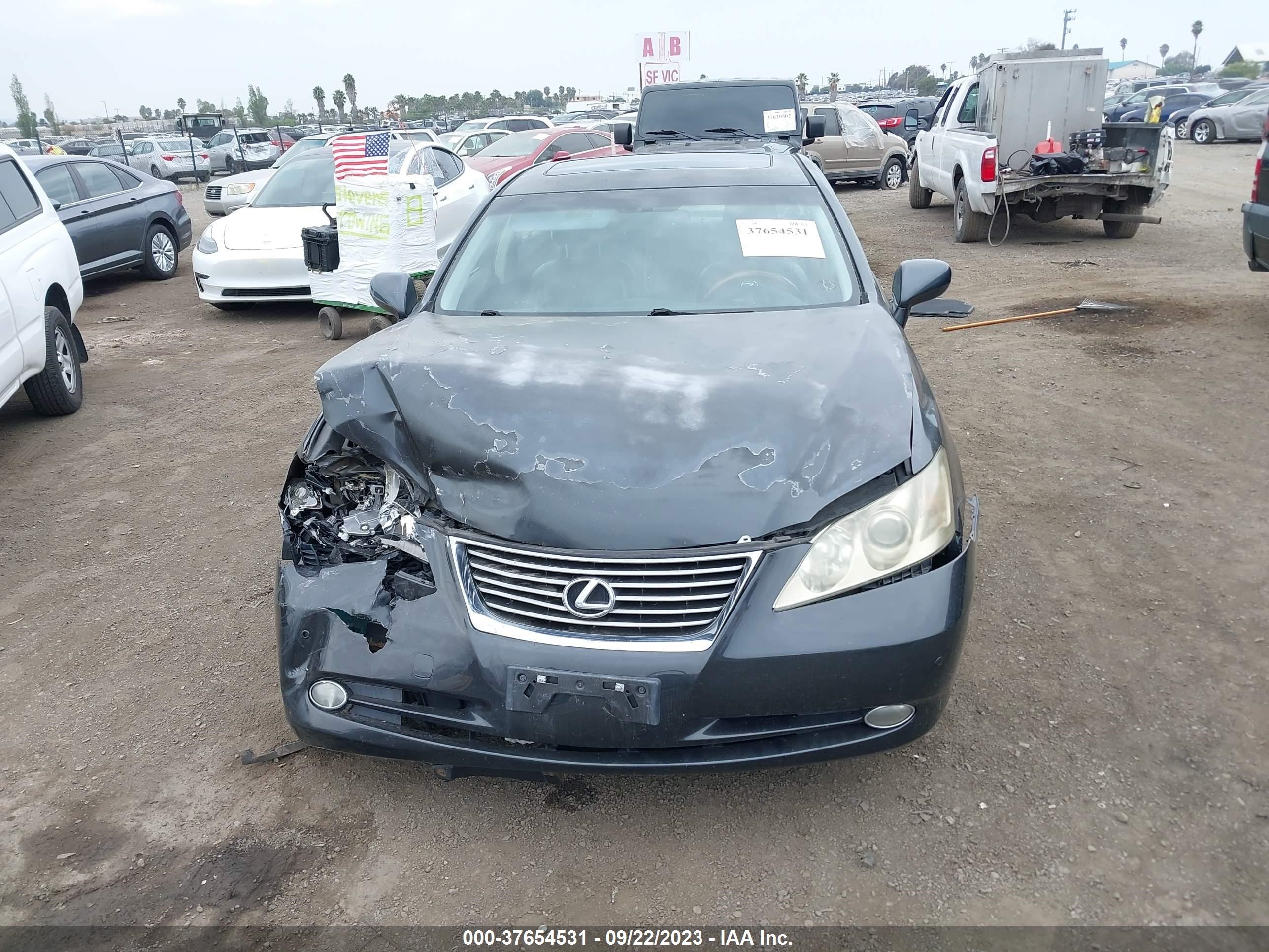 Photo 11 VIN: JTHBJ46G782261545 - LEXUS ES 