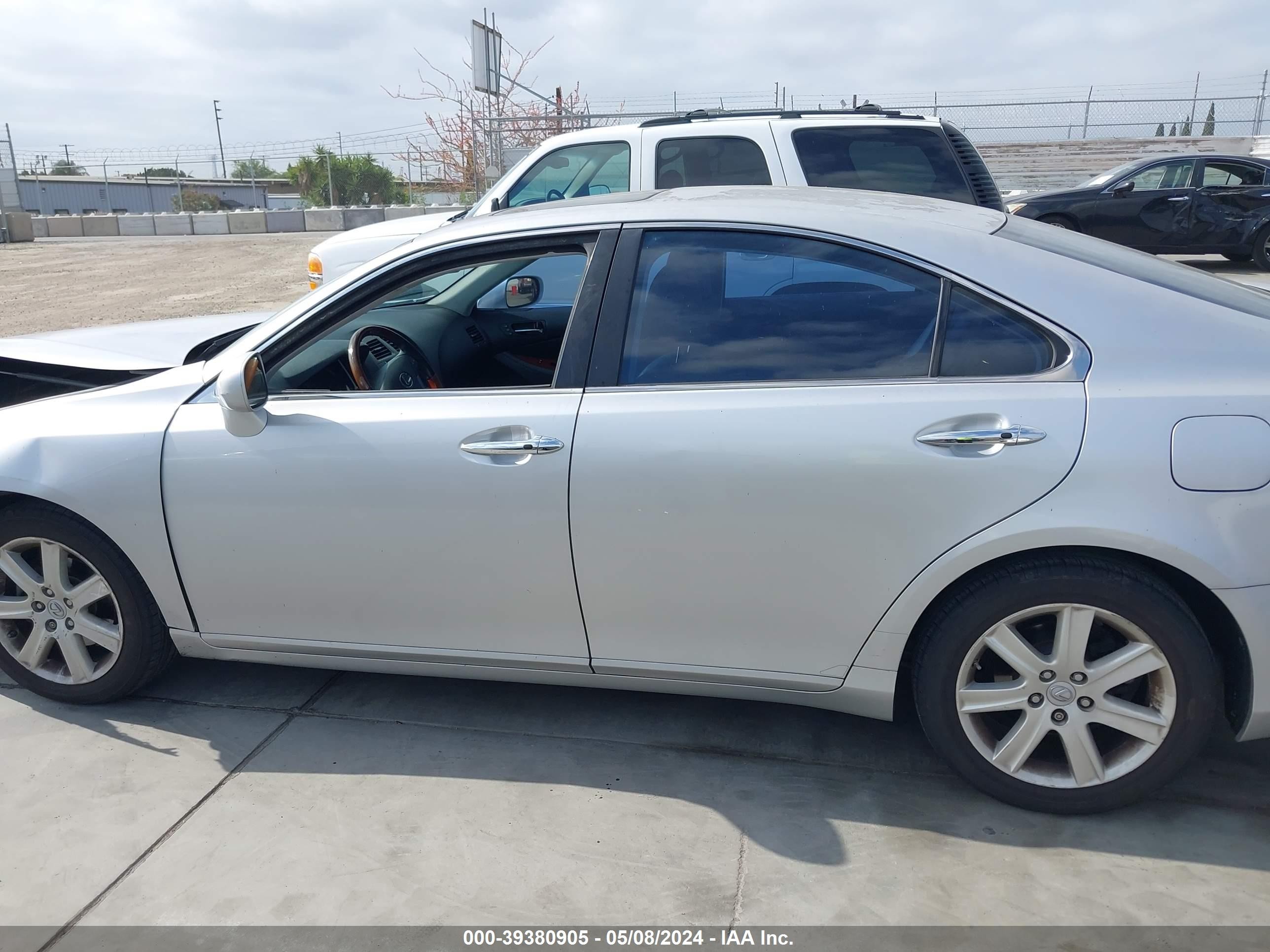 Photo 13 VIN: JTHBJ46G792337556 - LEXUS ES 