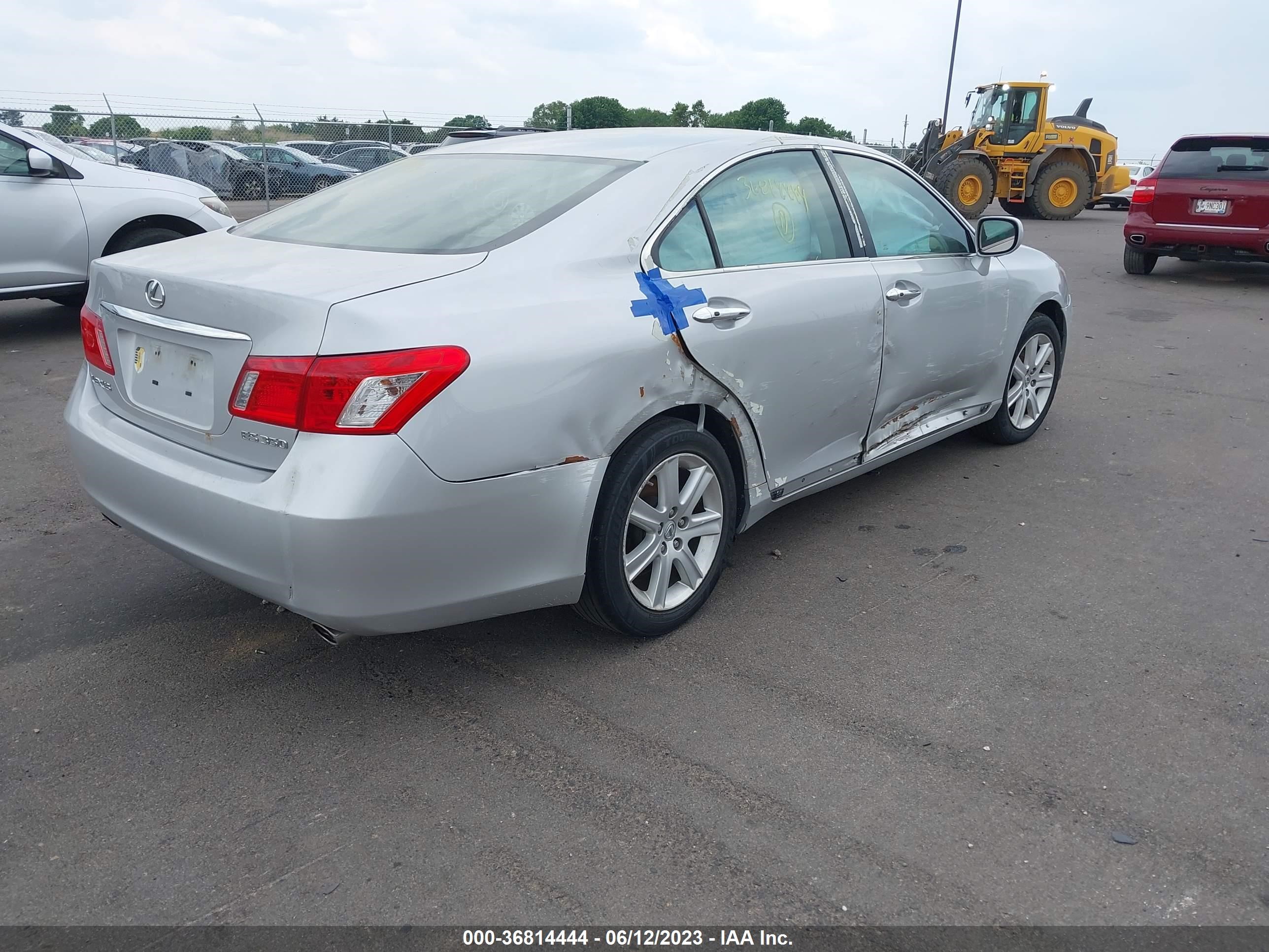 Photo 3 VIN: JTHBJ46G872028224 - LEXUS ES 