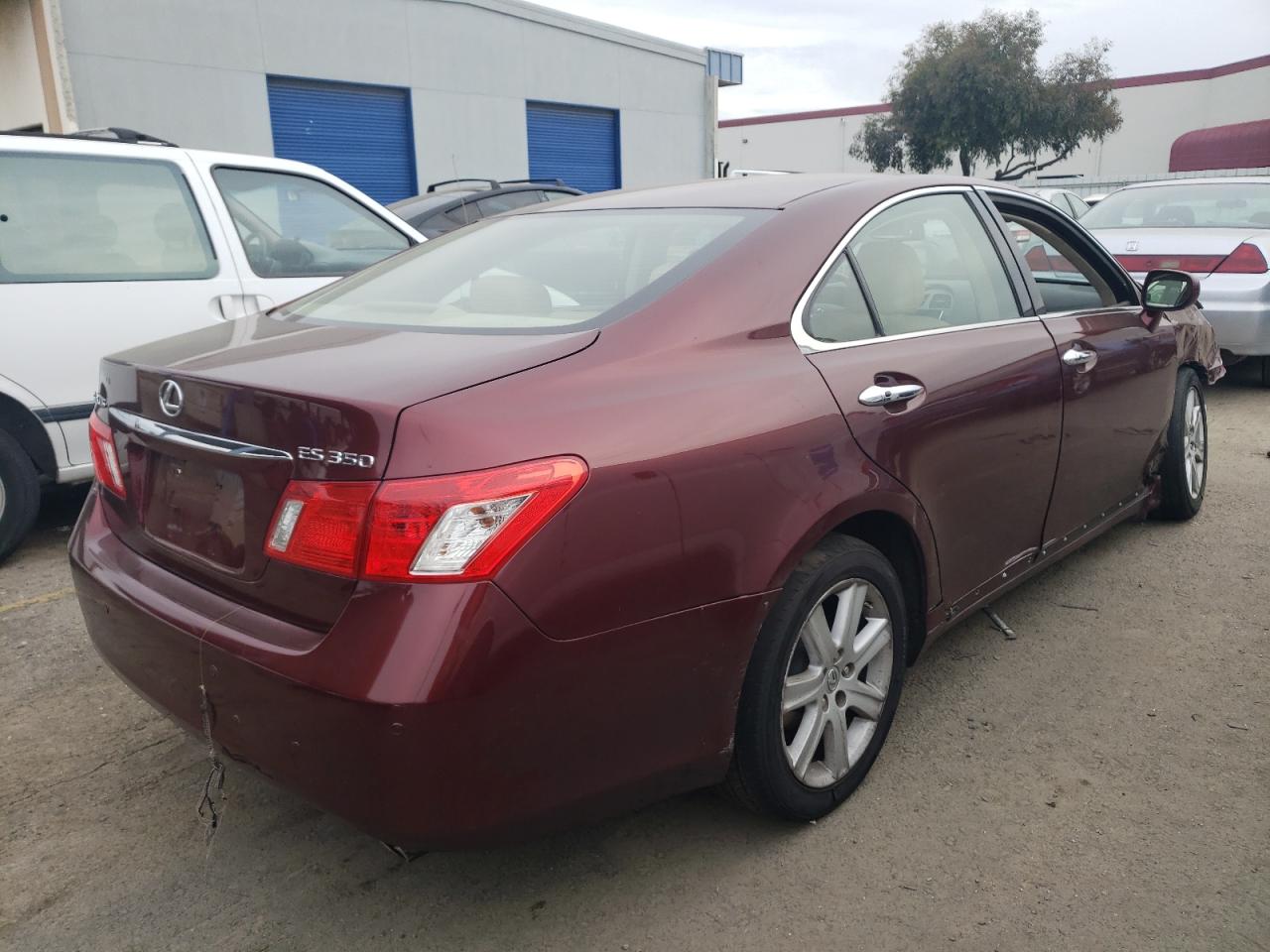 Photo 2 VIN: JTHBJ46G882164421 - LEXUS ES 