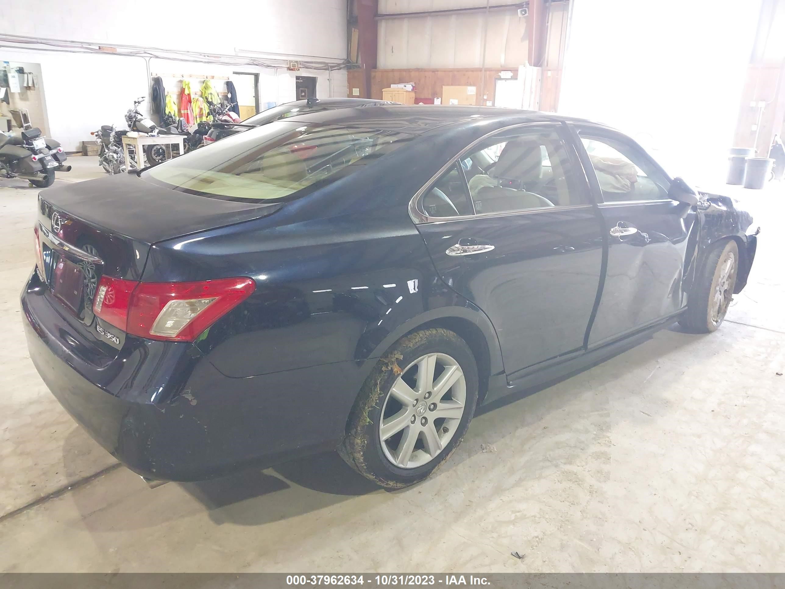 Photo 3 VIN: JTHBJ46G882168839 - LEXUS ES 