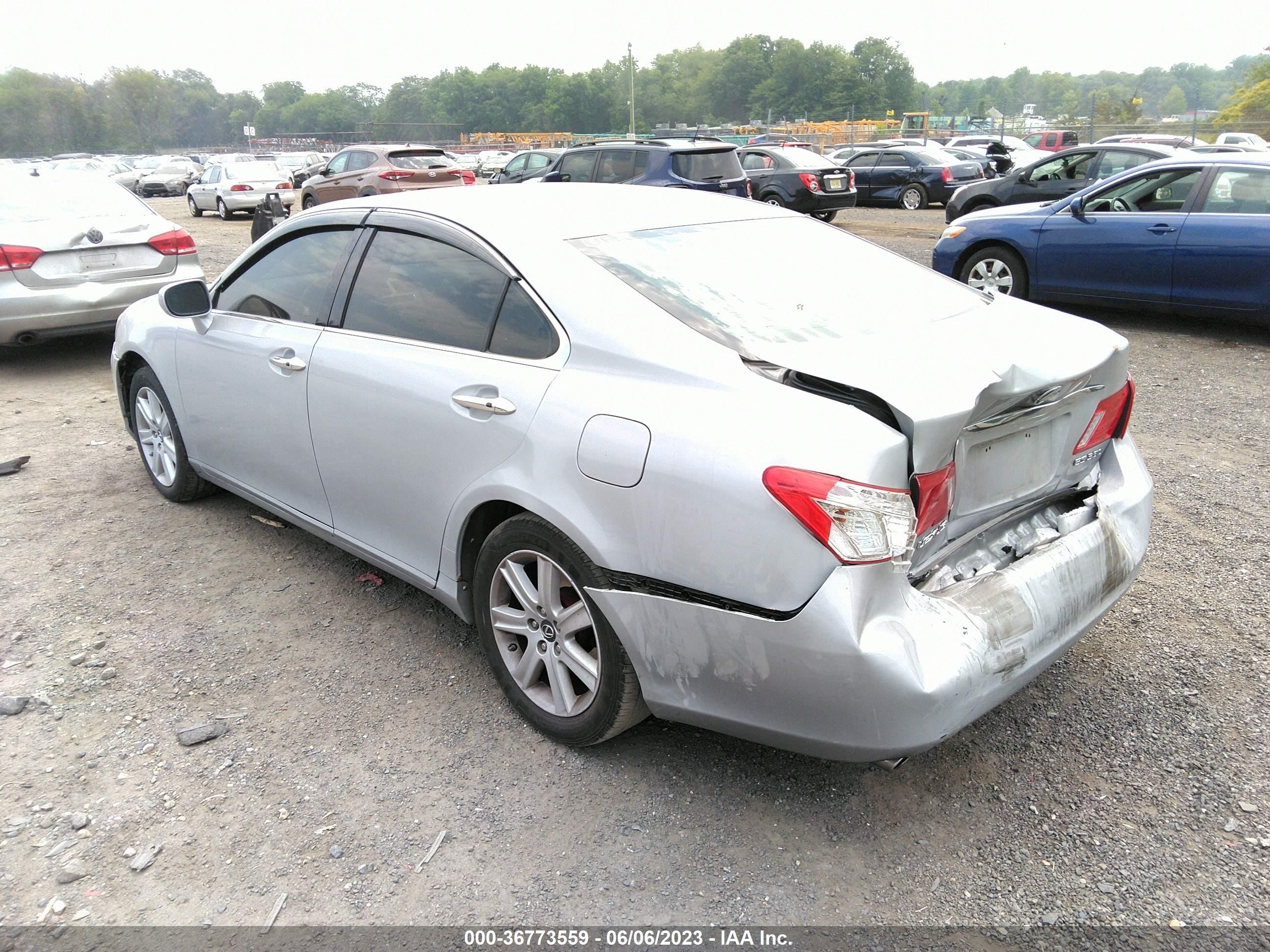 Photo 2 VIN: JTHBJ46G882182191 - LEXUS ES 