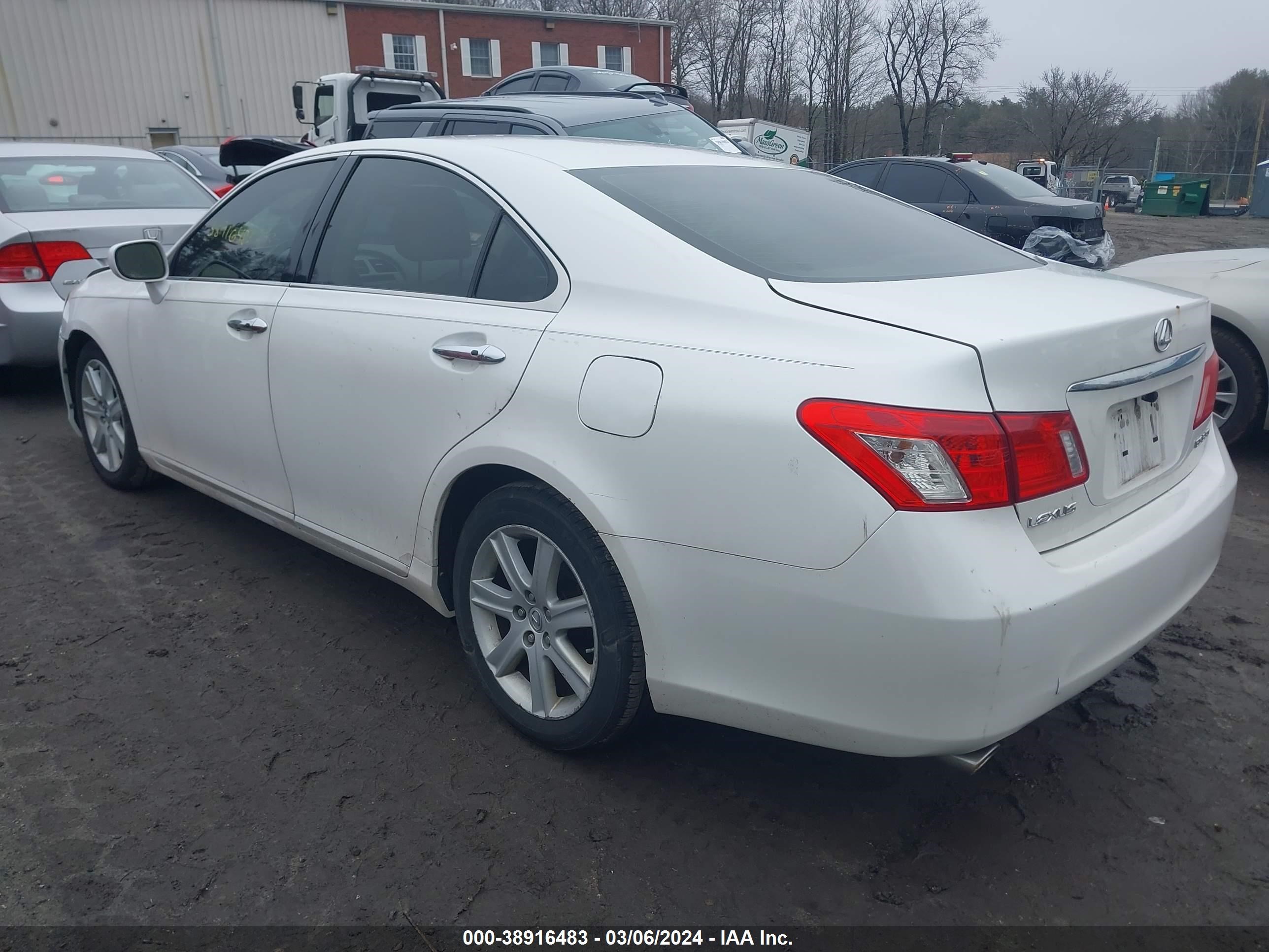 Photo 2 VIN: JTHBJ46G882194499 - LEXUS ES 