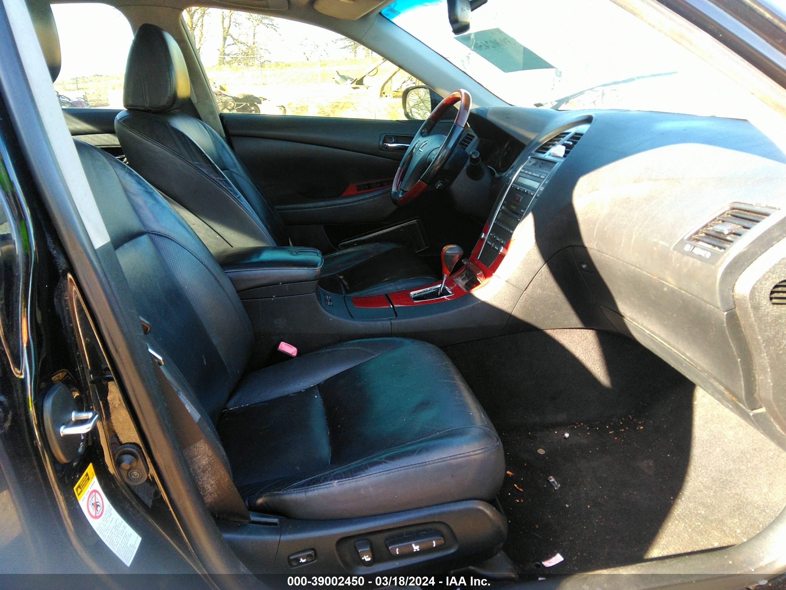 Photo 4 VIN: JTHBJ46G882200494 - LEXUS ES 