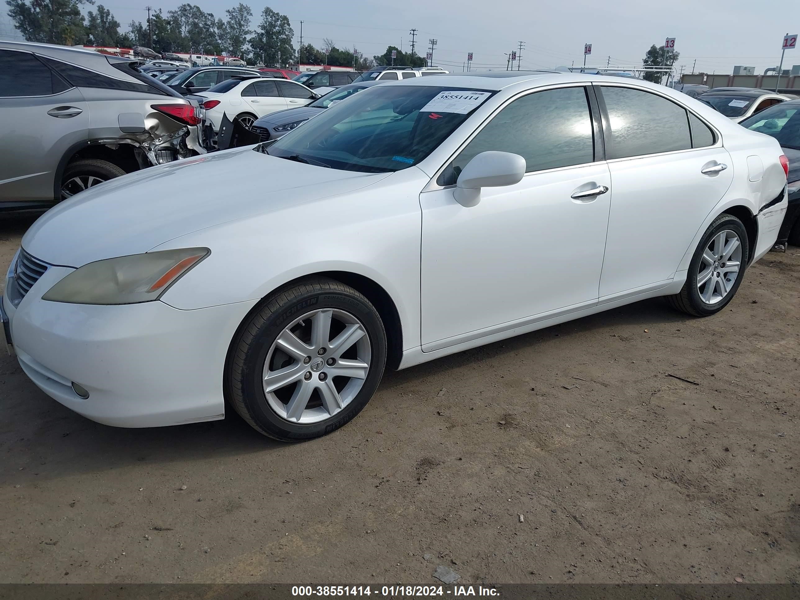 Photo 1 VIN: JTHBJ46G882240963 - LEXUS ES 