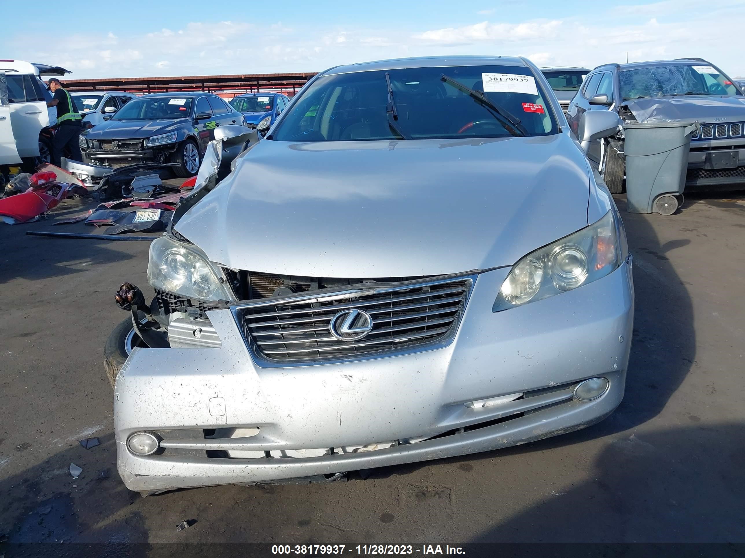 Photo 12 VIN: JTHBJ46G882273185 - LEXUS ES 