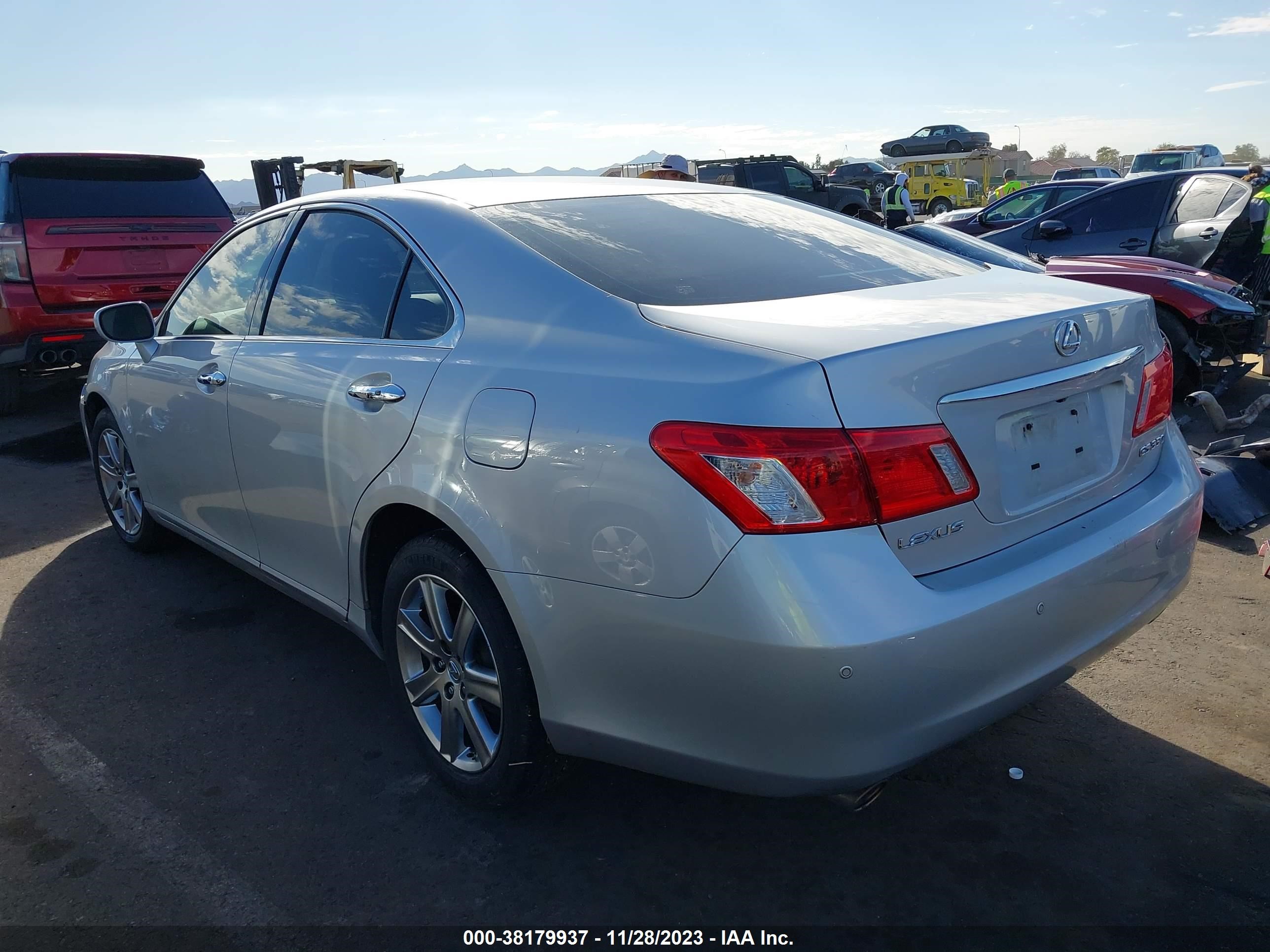 Photo 2 VIN: JTHBJ46G882273185 - LEXUS ES 