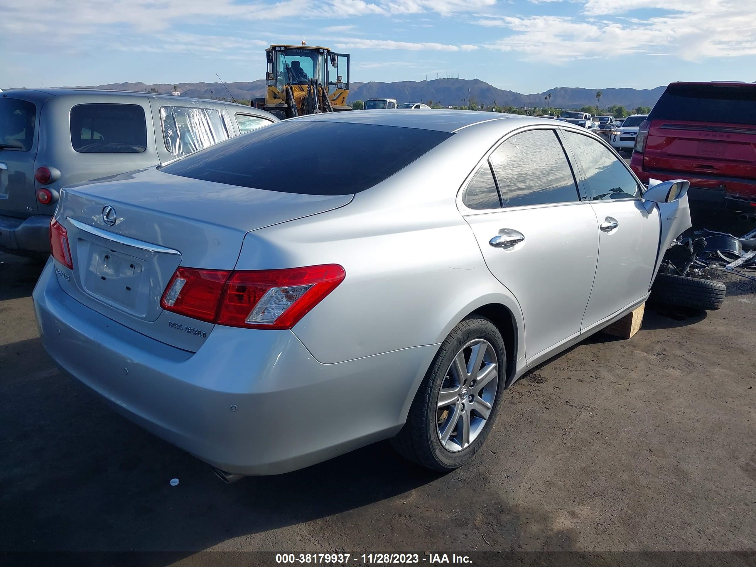 Photo 3 VIN: JTHBJ46G882273185 - LEXUS ES 