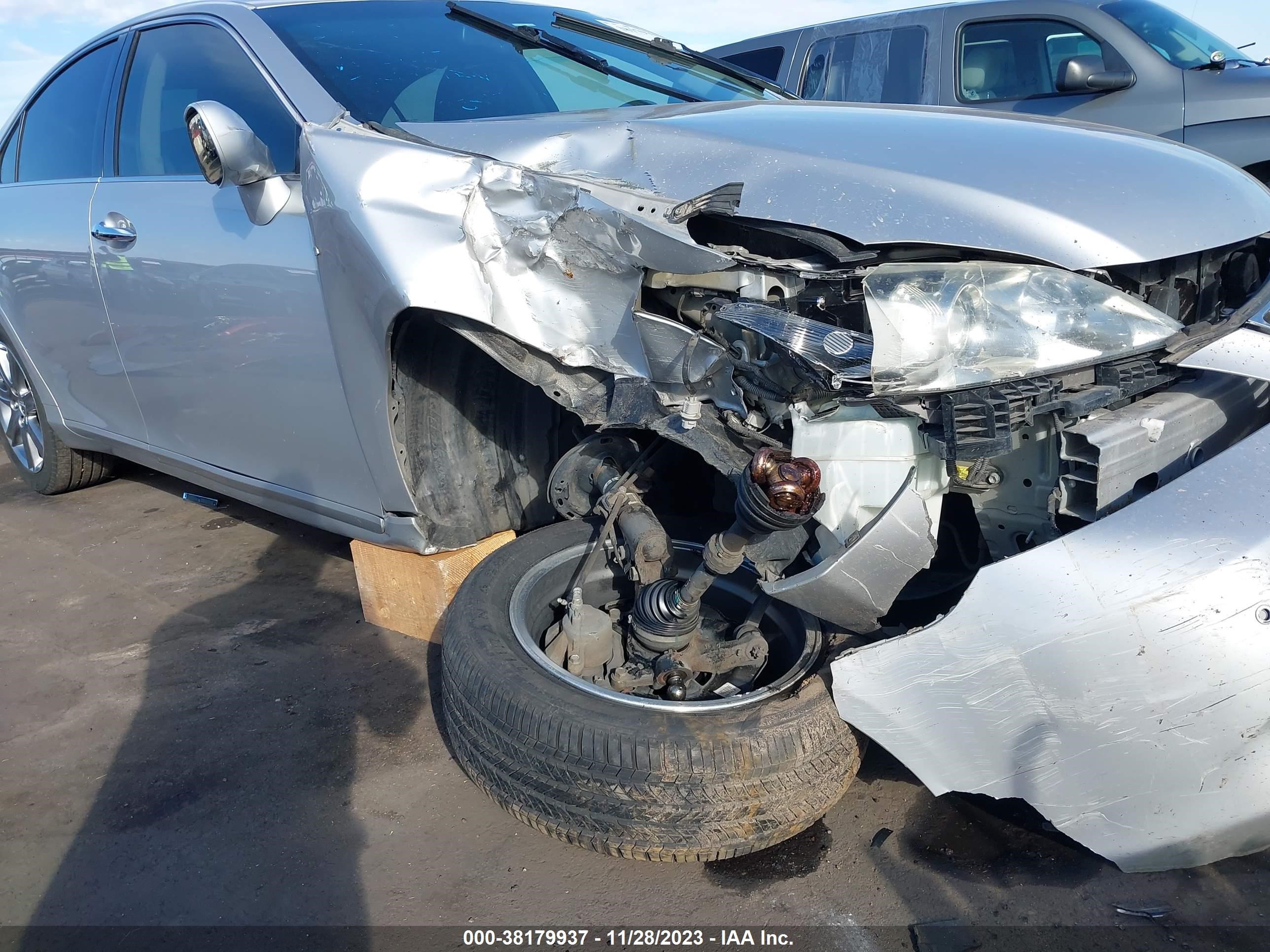 Photo 5 VIN: JTHBJ46G882273185 - LEXUS ES 