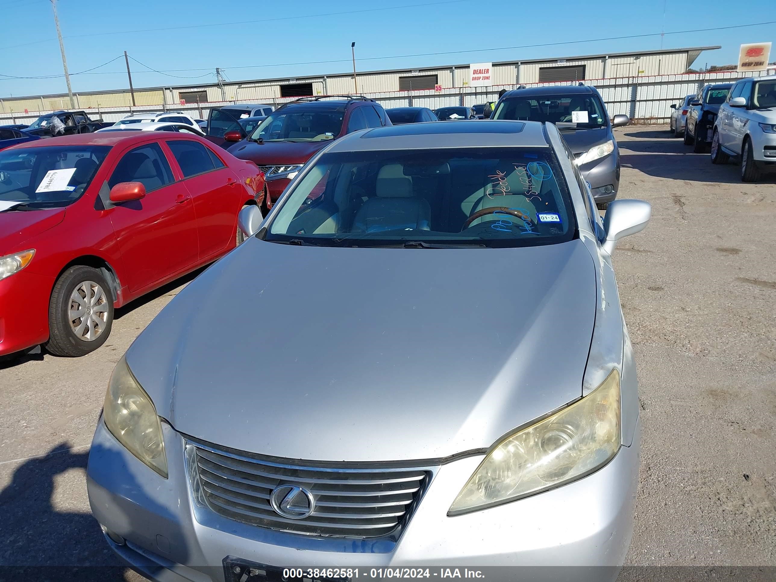 Photo 9 VIN: JTHBJ46G972142572 - LEXUS ES 