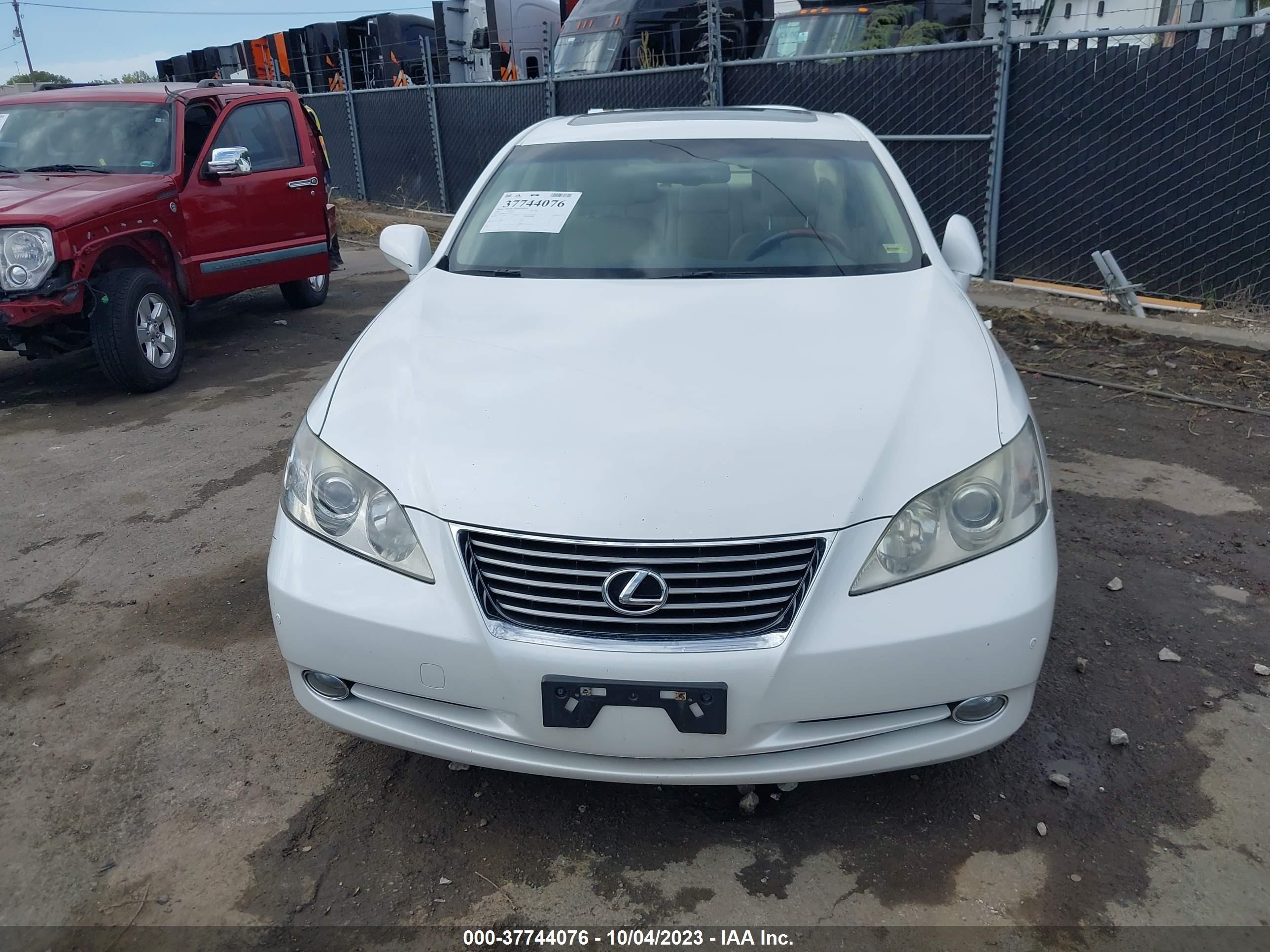 Photo 11 VIN: JTHBJ46G982177727 - LEXUS ES 