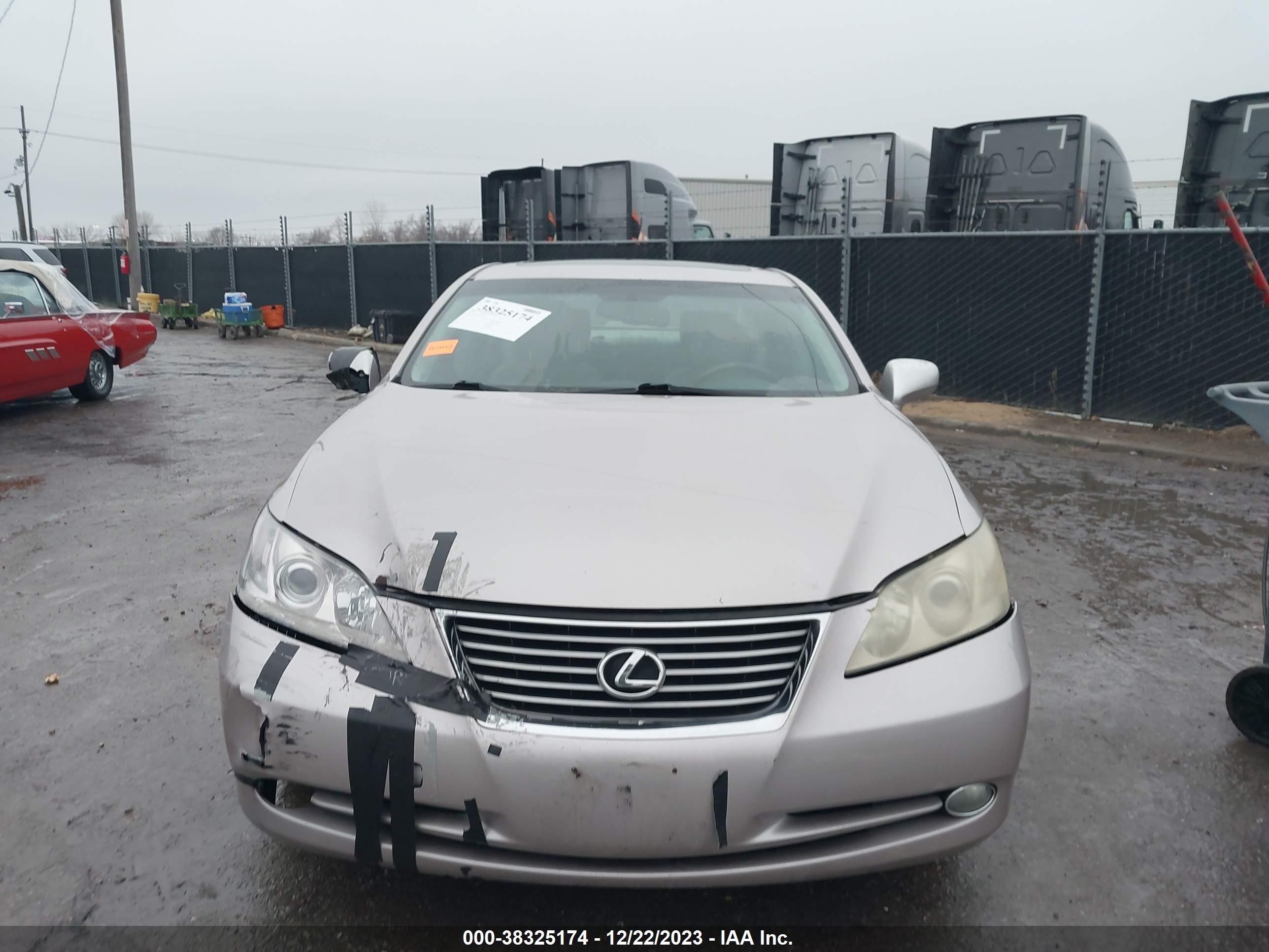 Photo 11 VIN: JTHBJ46G982183172 - LEXUS ES 