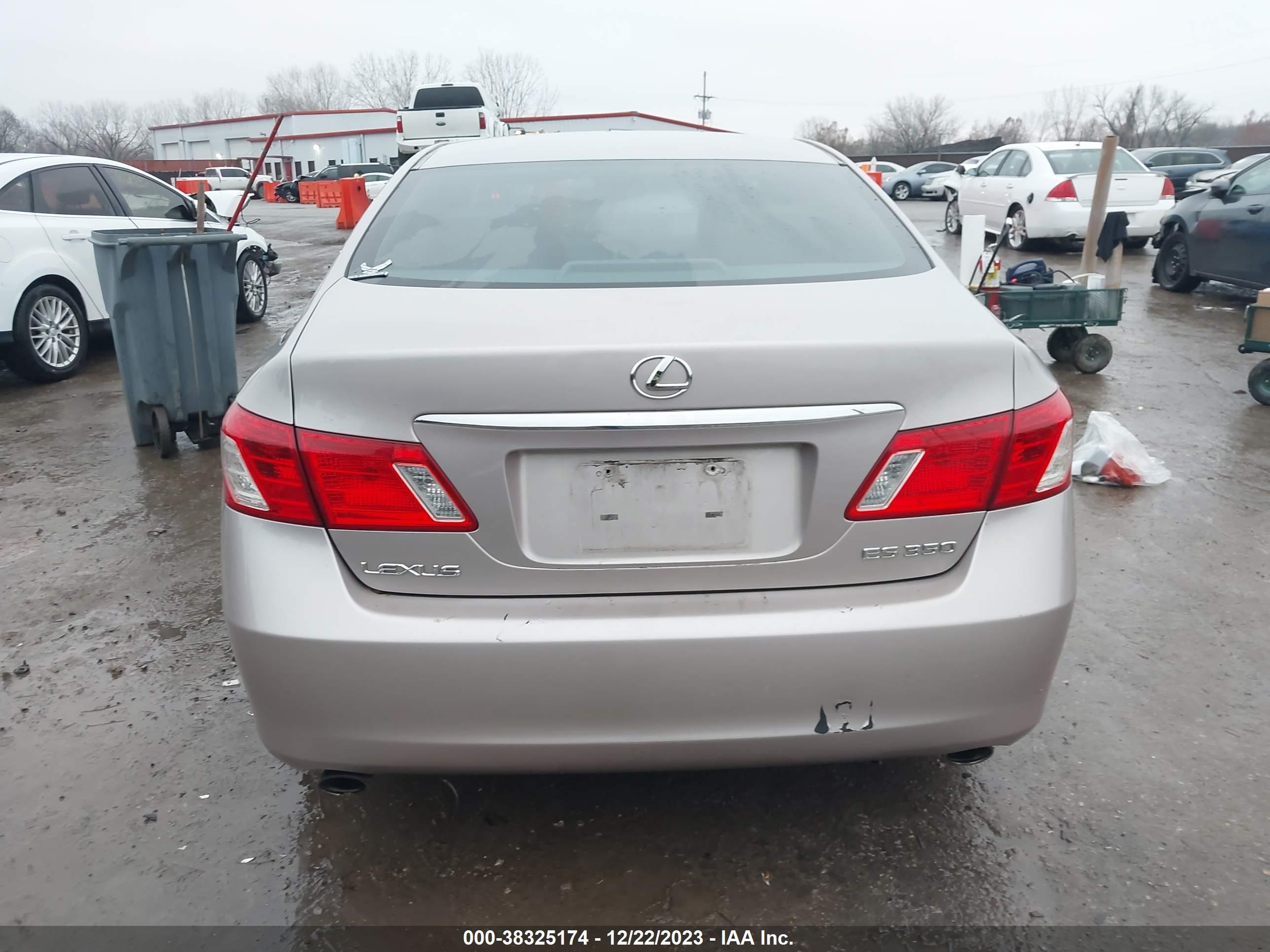 Photo 15 VIN: JTHBJ46G982183172 - LEXUS ES 