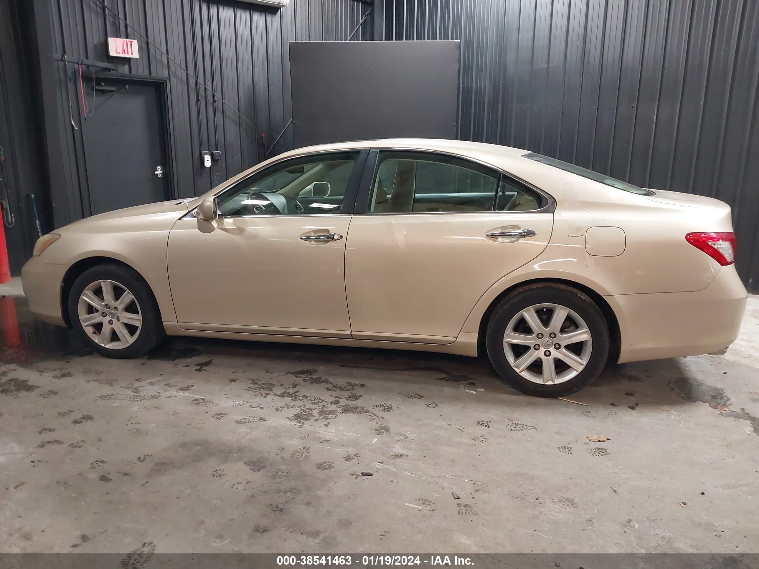 Photo 13 VIN: JTHBJ46G982192969 - LEXUS ES 