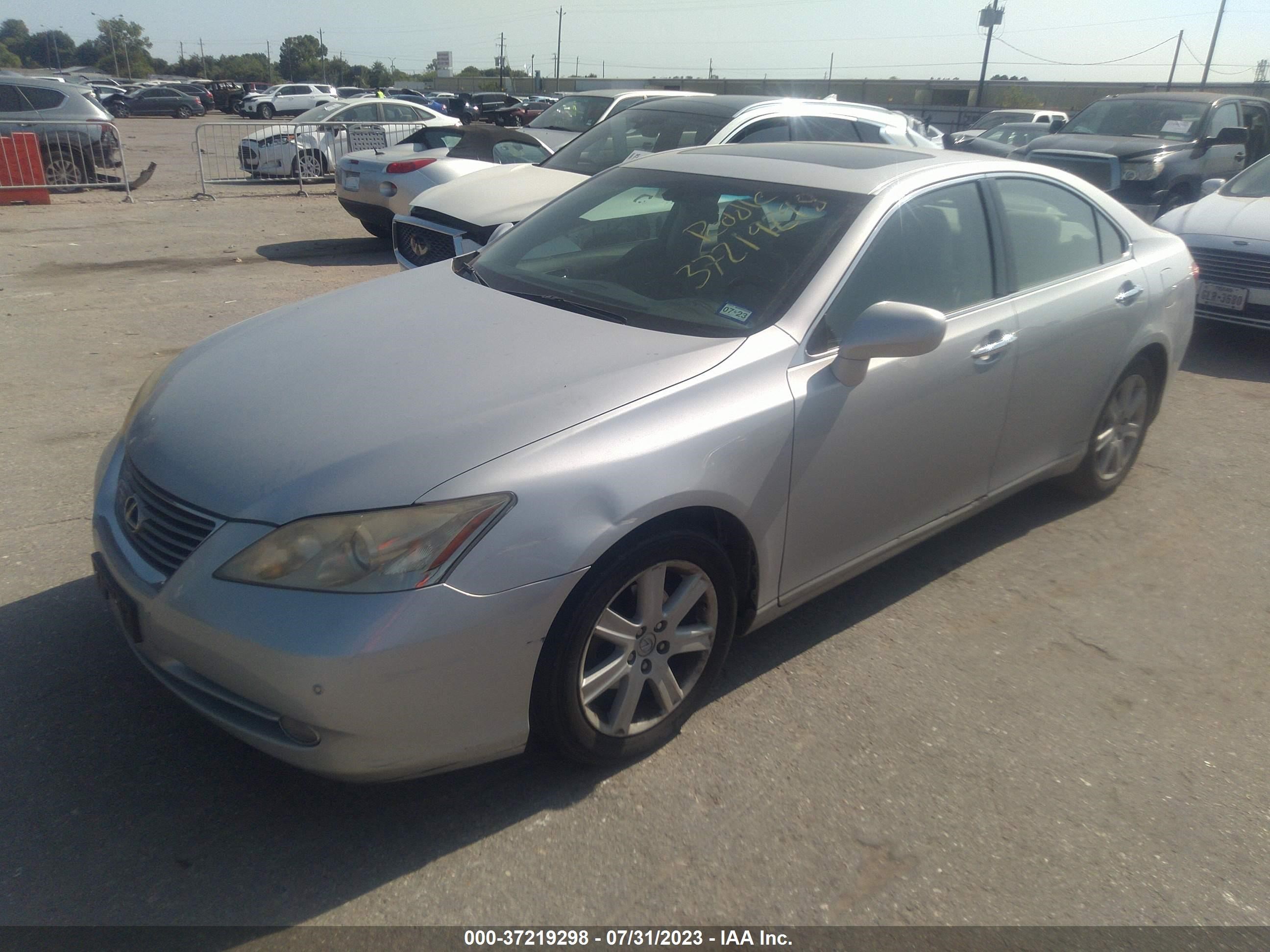 Photo 1 VIN: JTHBJ46G982264589 - LEXUS ES 