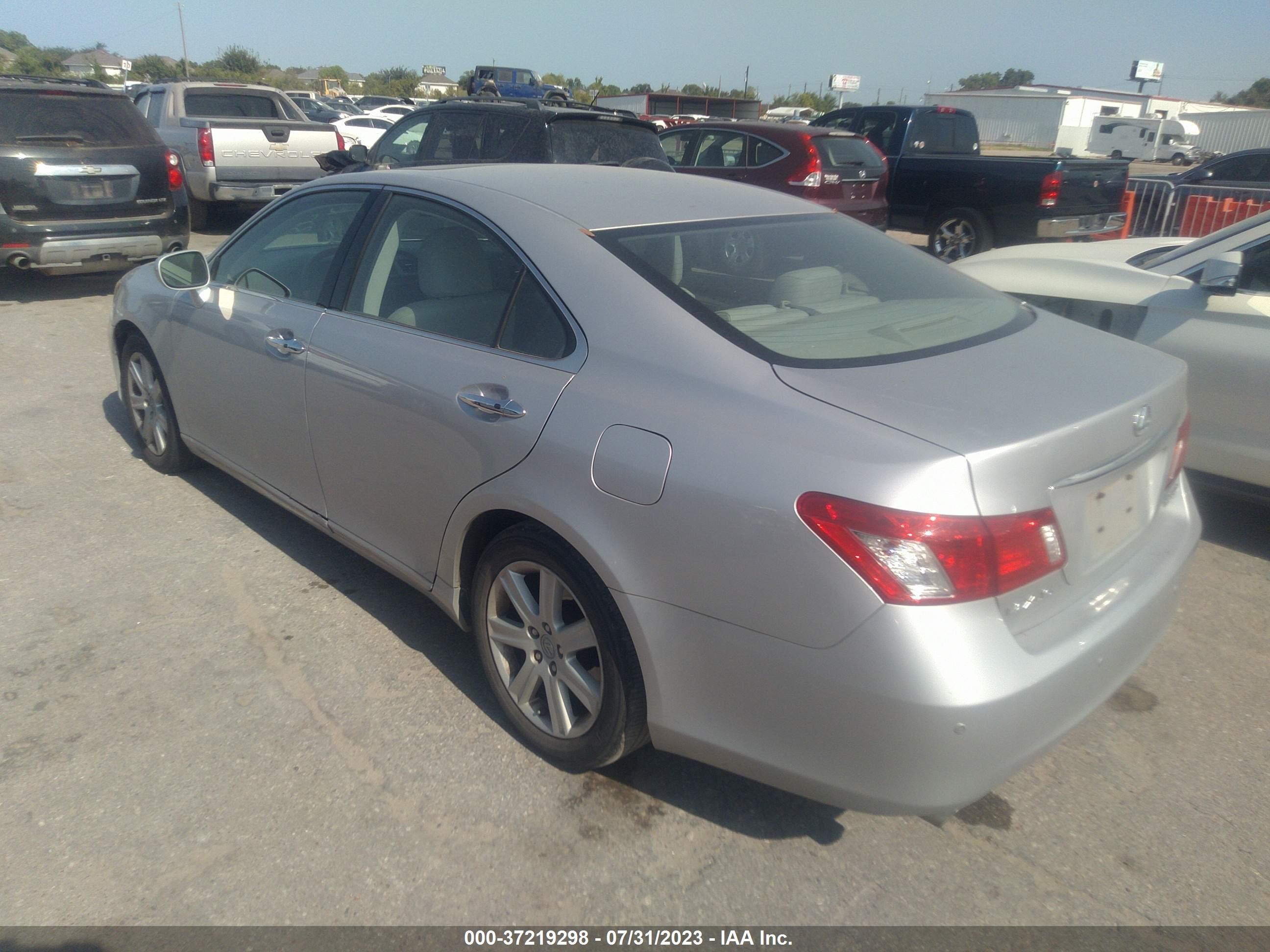 Photo 2 VIN: JTHBJ46G982264589 - LEXUS ES 