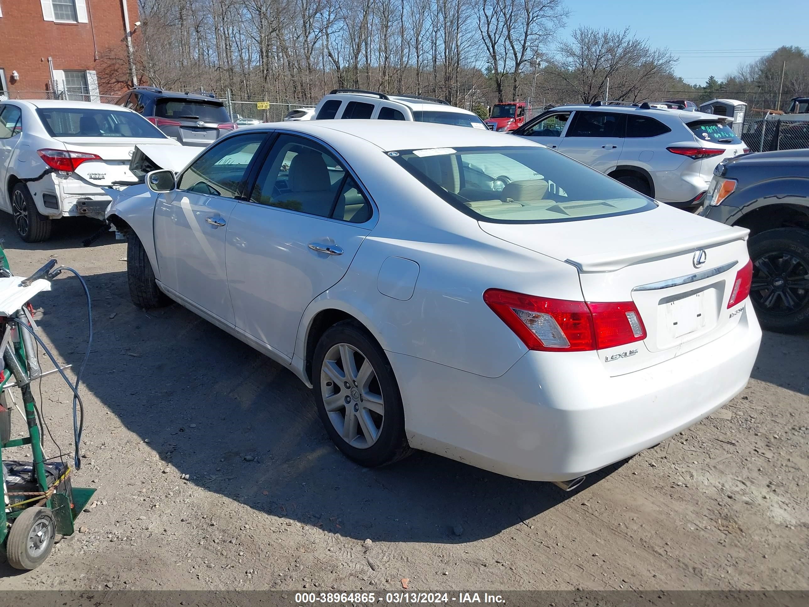 Photo 2 VIN: JTHBJ46G982270814 - LEXUS ES 