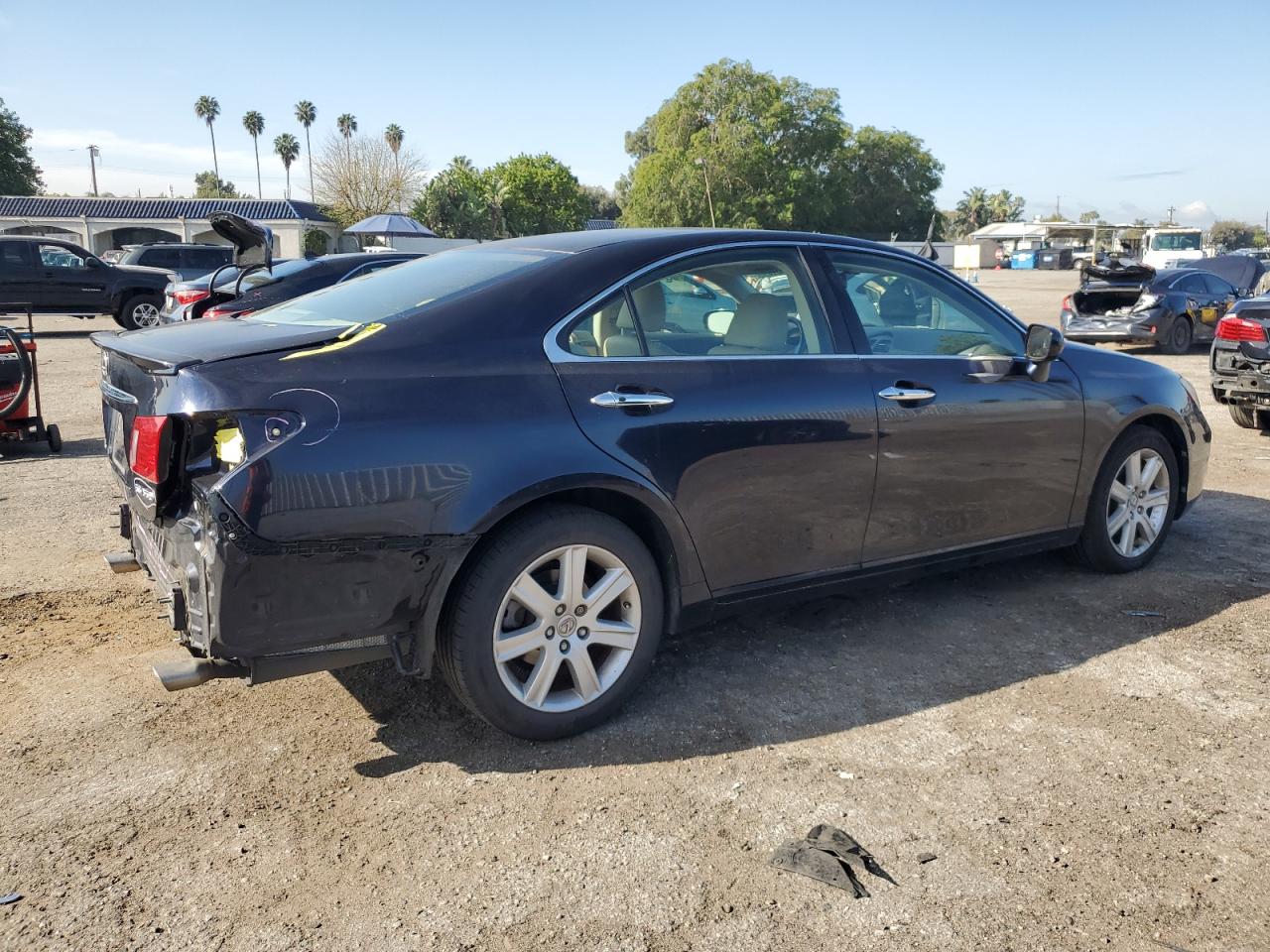 Photo 2 VIN: JTHBJ46G992319513 - LEXUS ES 