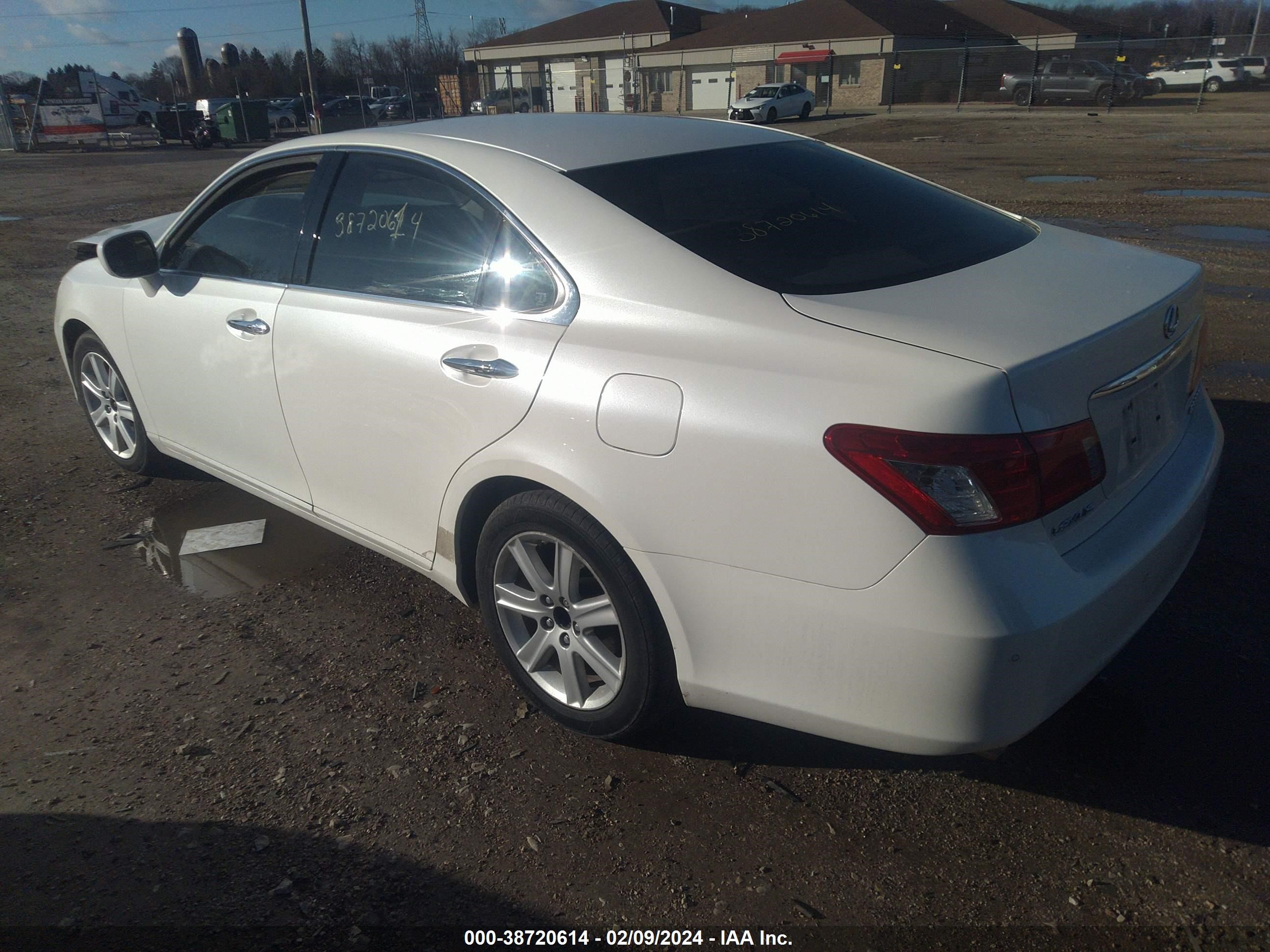 Photo 2 VIN: JTHBJ46GX72023364 - LEXUS ES 