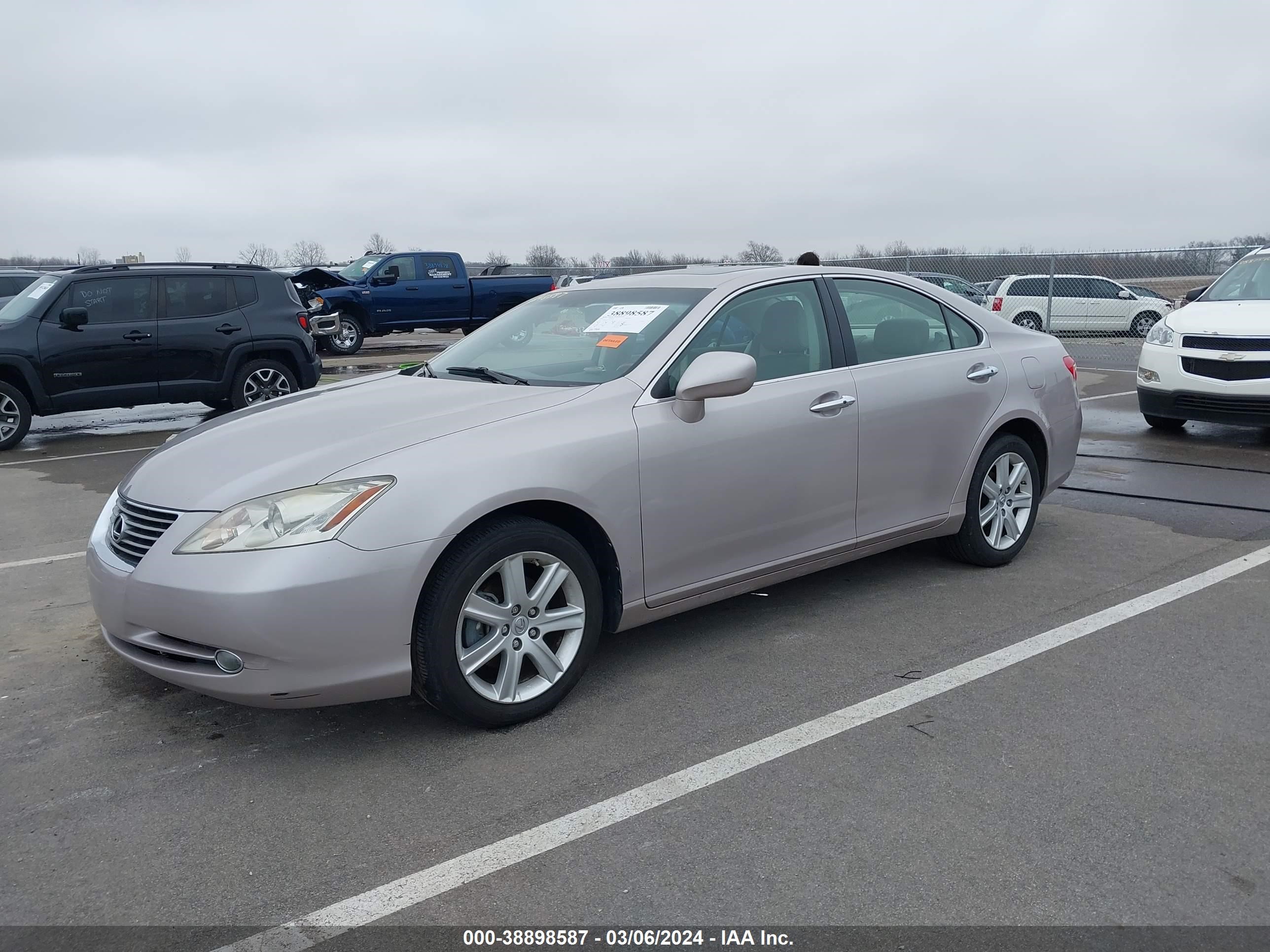 Photo 1 VIN: JTHBJ46GX72031920 - LEXUS ES 