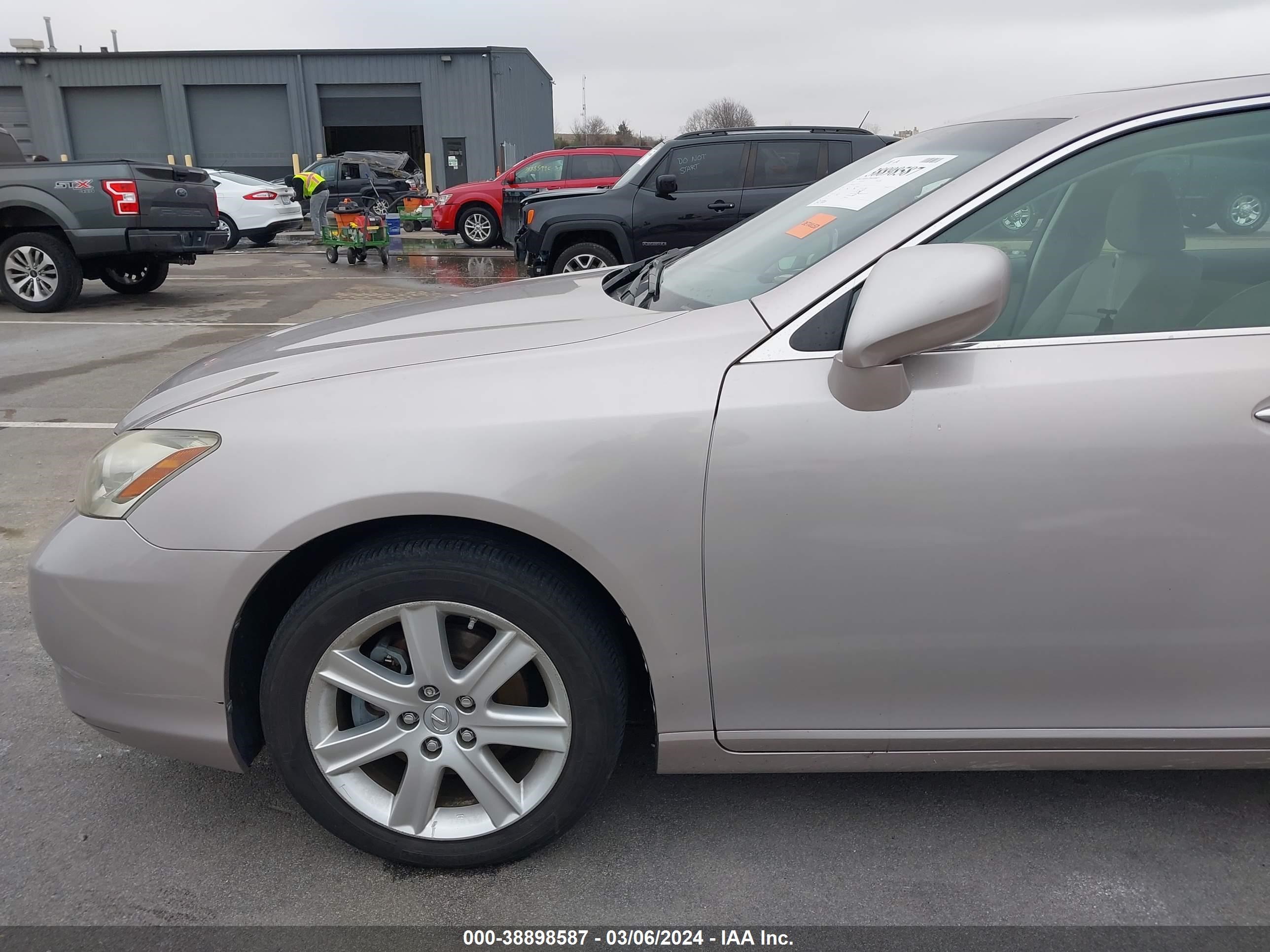 Photo 11 VIN: JTHBJ46GX72031920 - LEXUS ES 