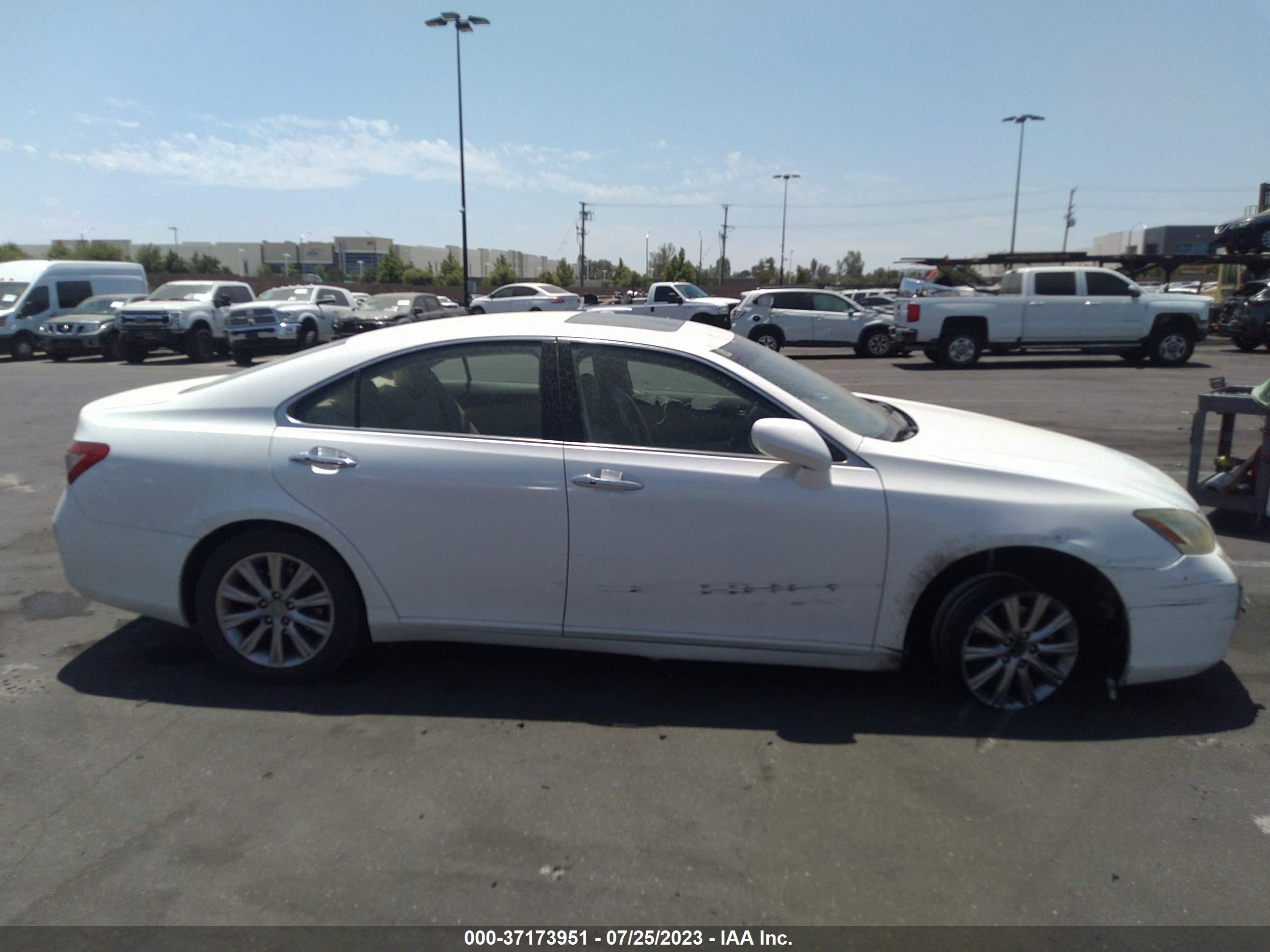 Photo 13 VIN: JTHBJ46GX82191667 - LEXUS ES 